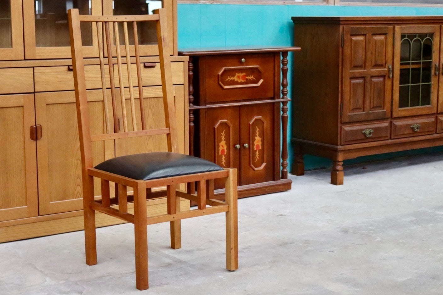 GMIK36C○JOHN KELLY / ジョン・ケリー J1スピンドルチェア ダイニングチェア 椅子 木製 ブラックチェリー材 本革 クラシック アンティーク