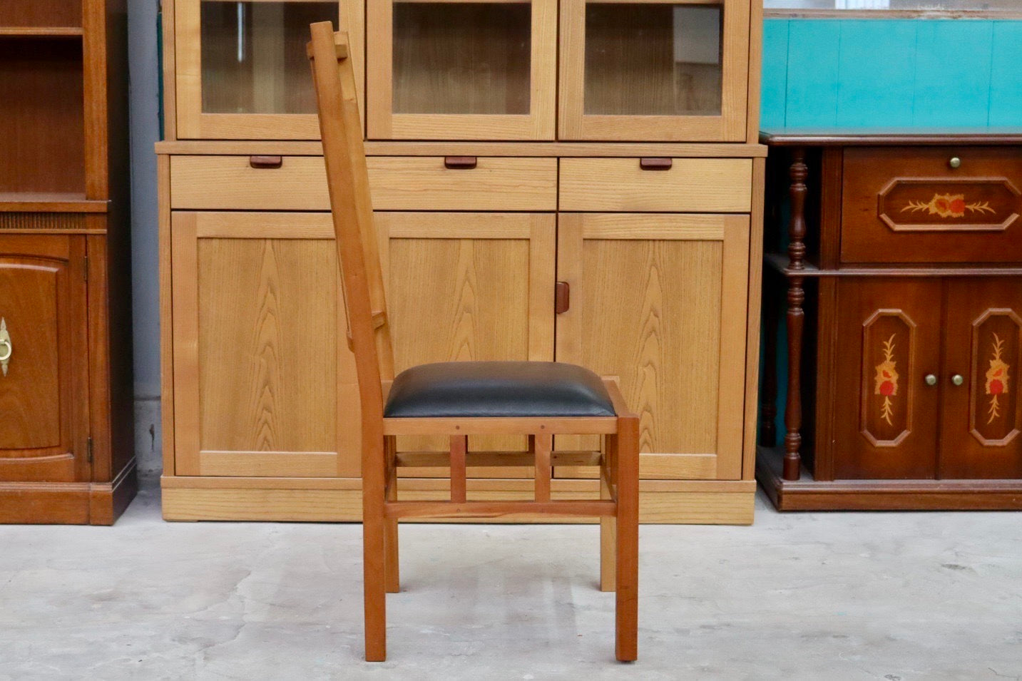 GMIK36C○JOHN KELLY / ジョン・ケリー J1スピンドルチェア ダイニングチェア 椅子 木製 ブラックチェリー材 本革 クラシック アンティーク