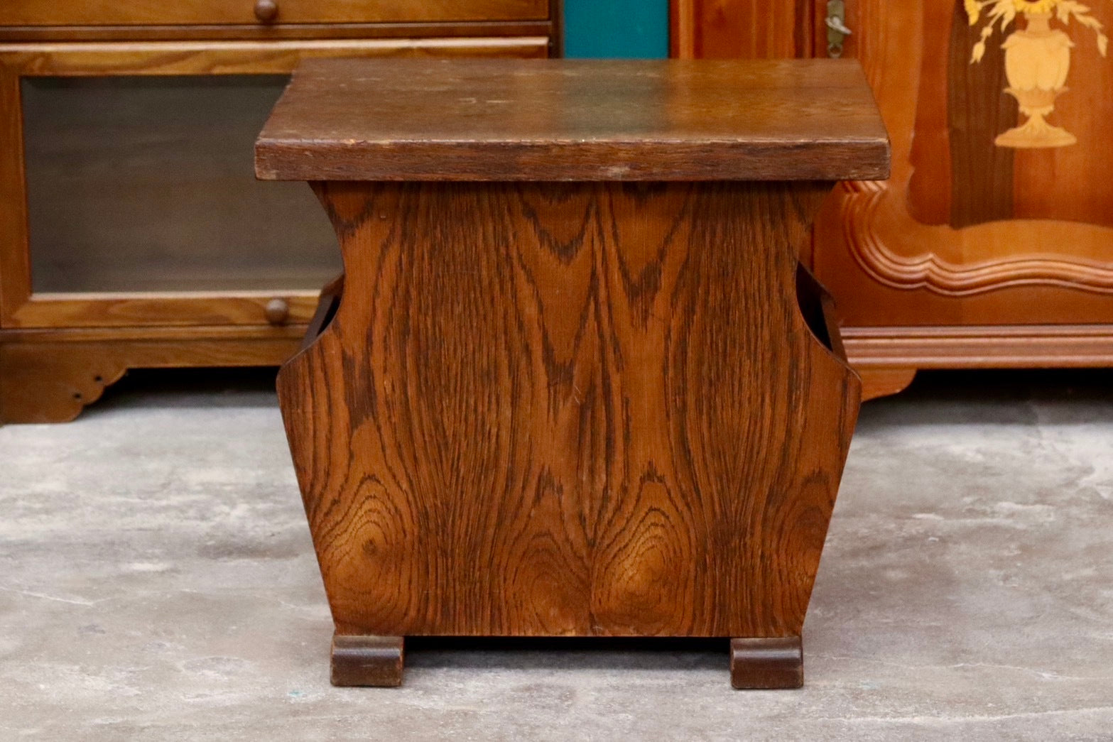 GMIK138○オランダ サイドテーブル ベッドサイドテーブル マガジンラッ