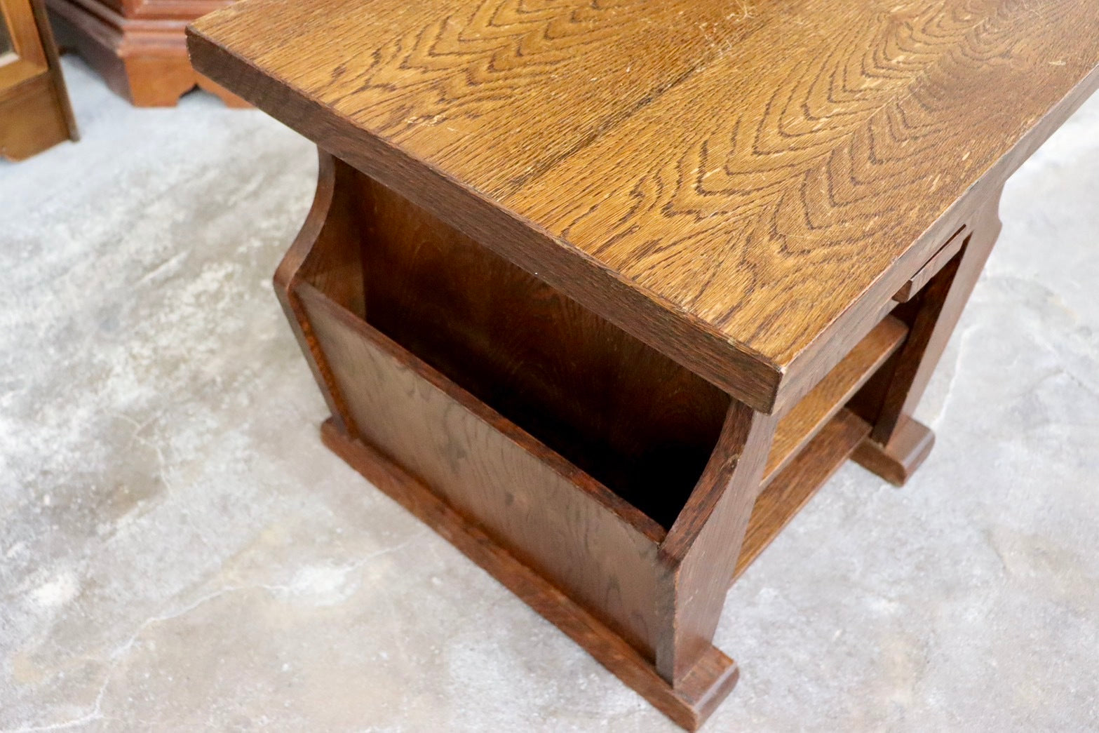 GMIK138○オランダ サイドテーブル ベッドサイドテーブル マガジンラッ