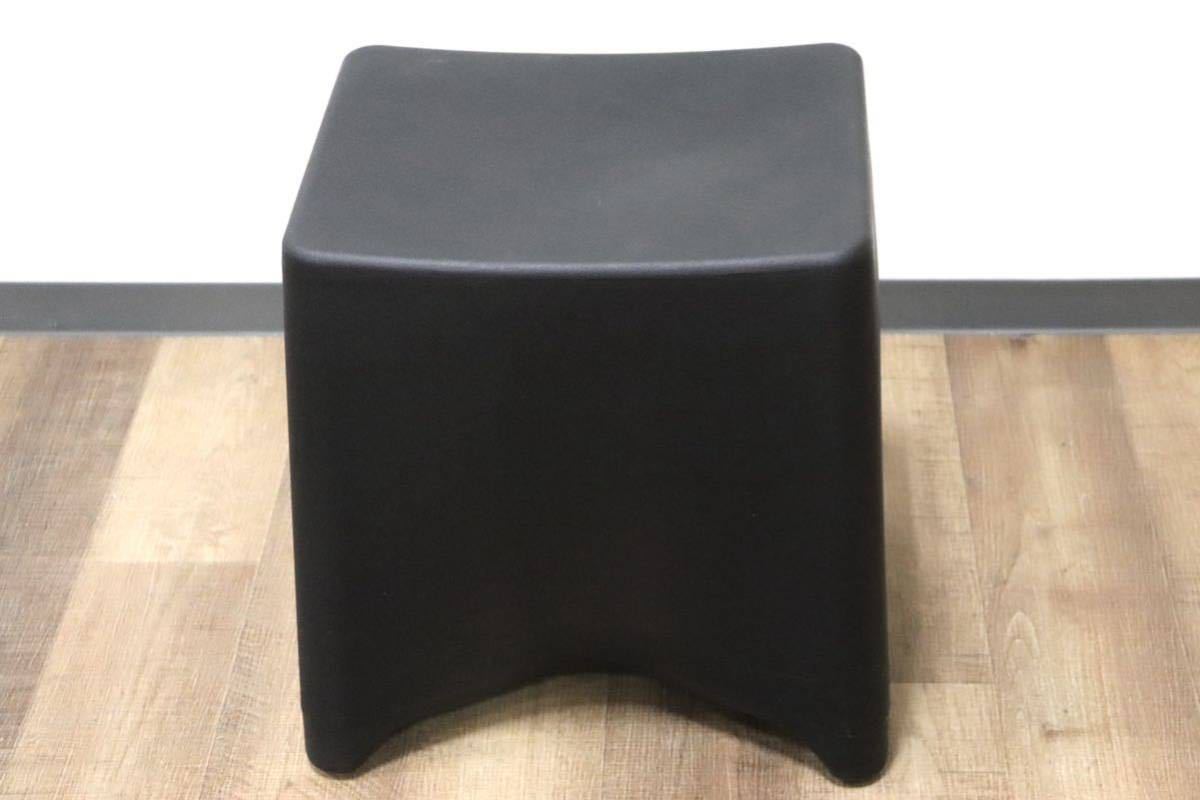 GMGN334A○Kian Furniture / キアン Rumble stool ランブル スツール 腰掛け 椅子 プラスチック ブラック  デザイナーズ家具 モダン 展示品