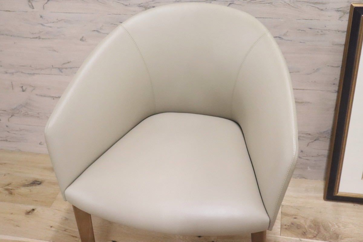 GMGN421D○Andreu World / アンドリュー・ワールド Brandy アームチェア 椅子 本革 レザー ベージュ モダン 定価約20万 展示品