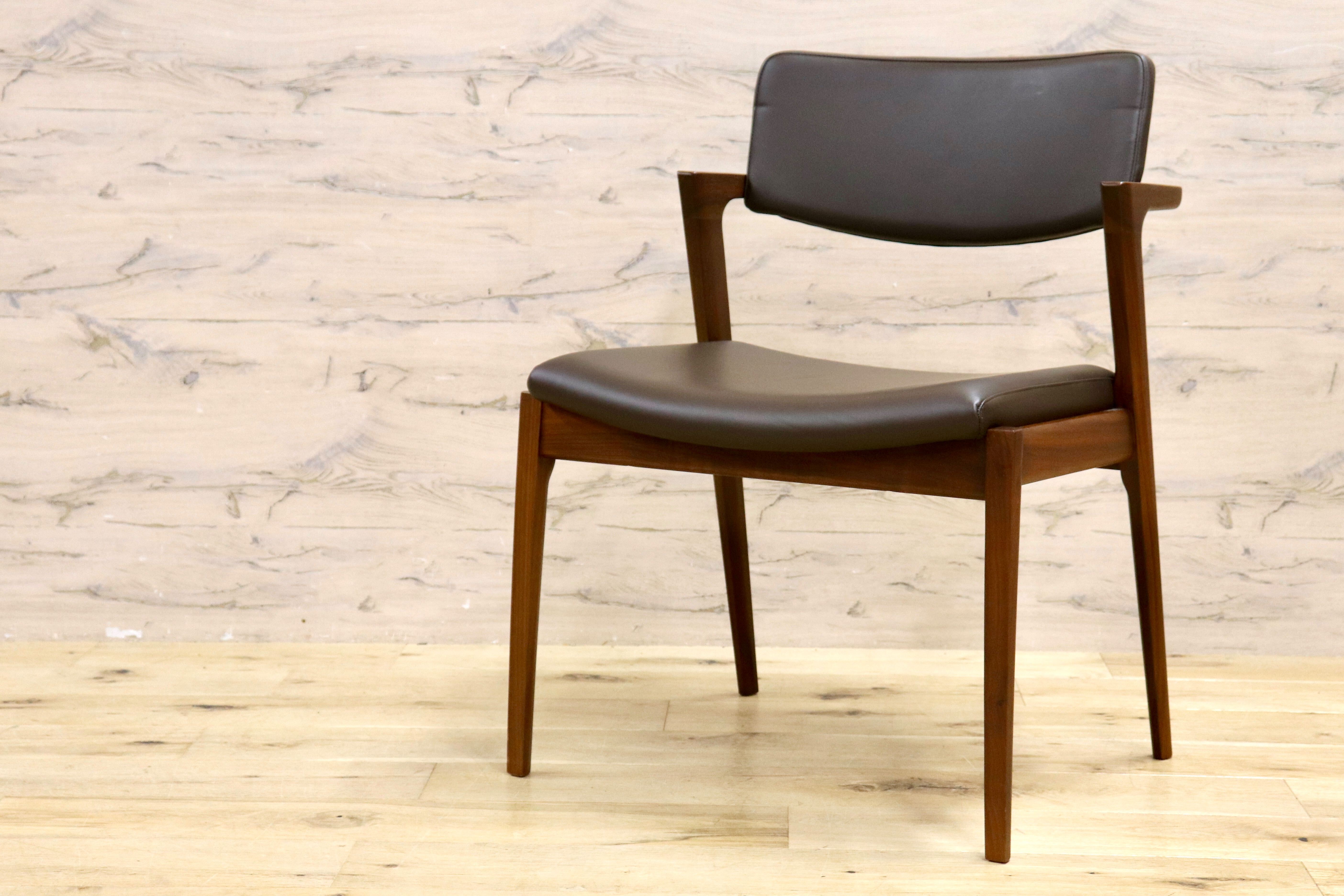 GMIS266A○Fuji furniture / 冨士ファニチア Koti D03780 ワイドアームレスチェア ダイニングチェア ウォルナット 展示品 定価約13万