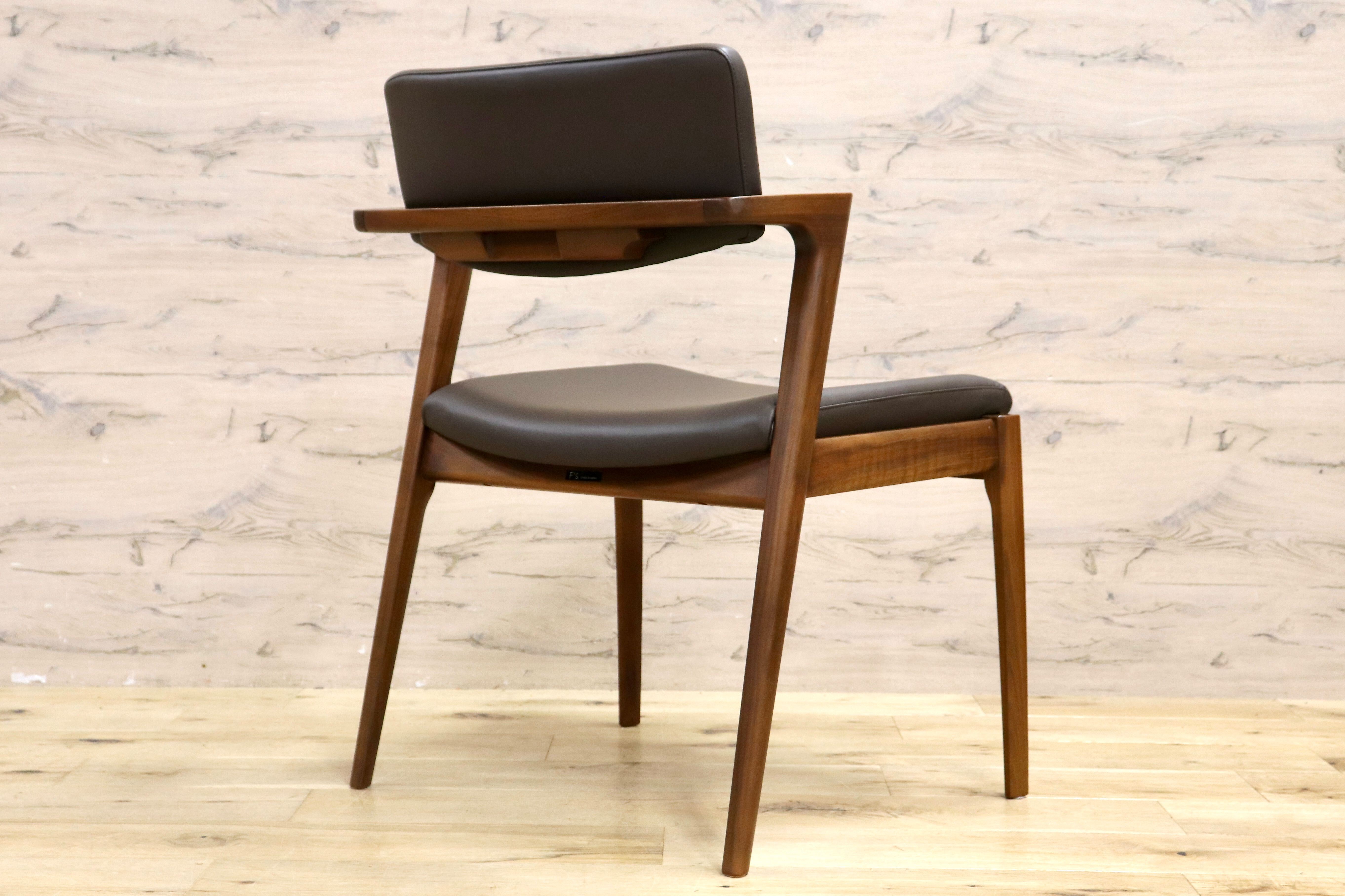 GMIS266A○Fuji furniture / 冨士ファニチア Koti D03780 ワイドアームレスチェア ダイニングチェア ウォルナット 展示品 定価約13万