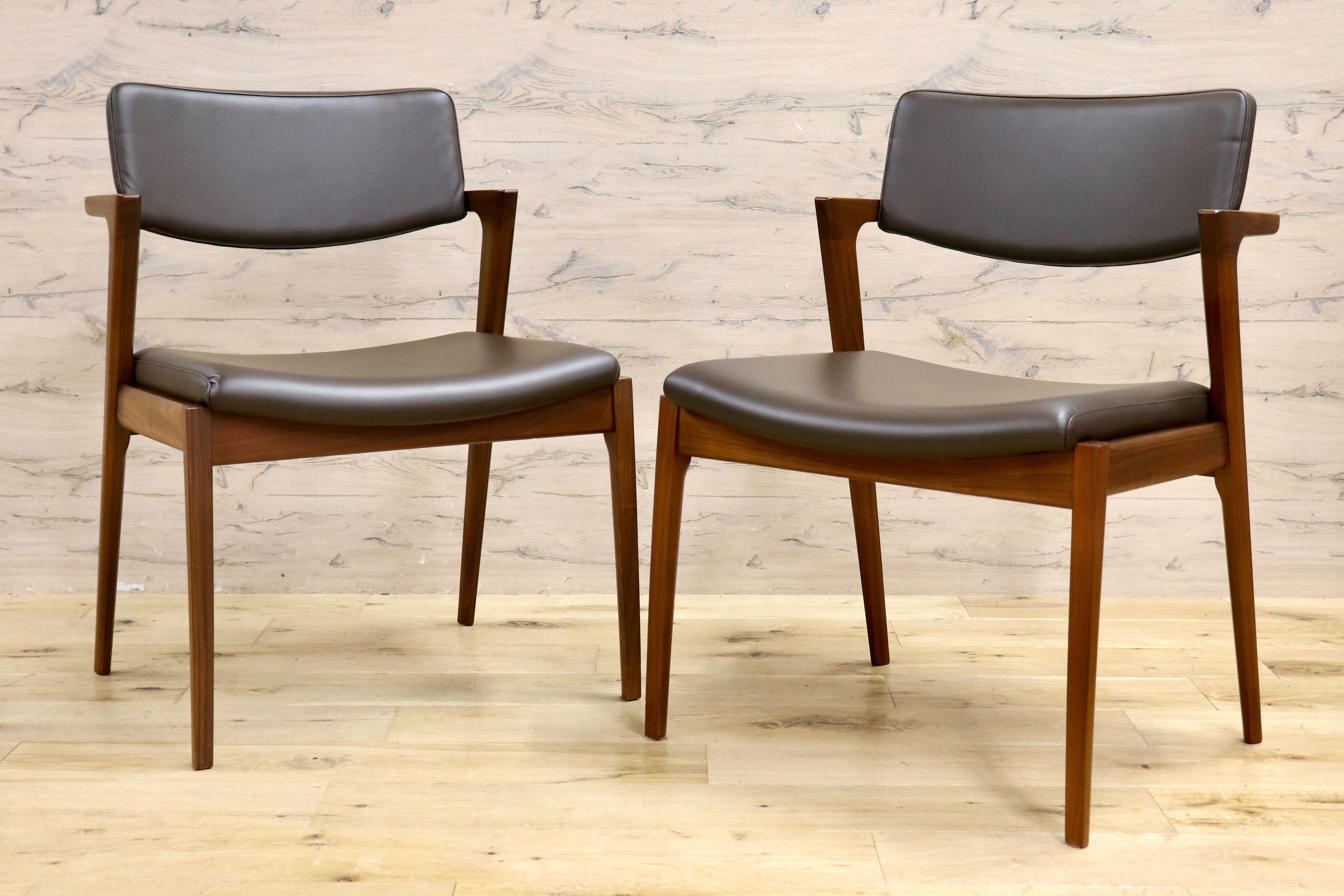 GMIS266B○FUJI FURNITURE / 冨士ファニチア Koti D03780 ワイドアームレスチェア 2脚セット ウォールナット 定価約26万 展示品