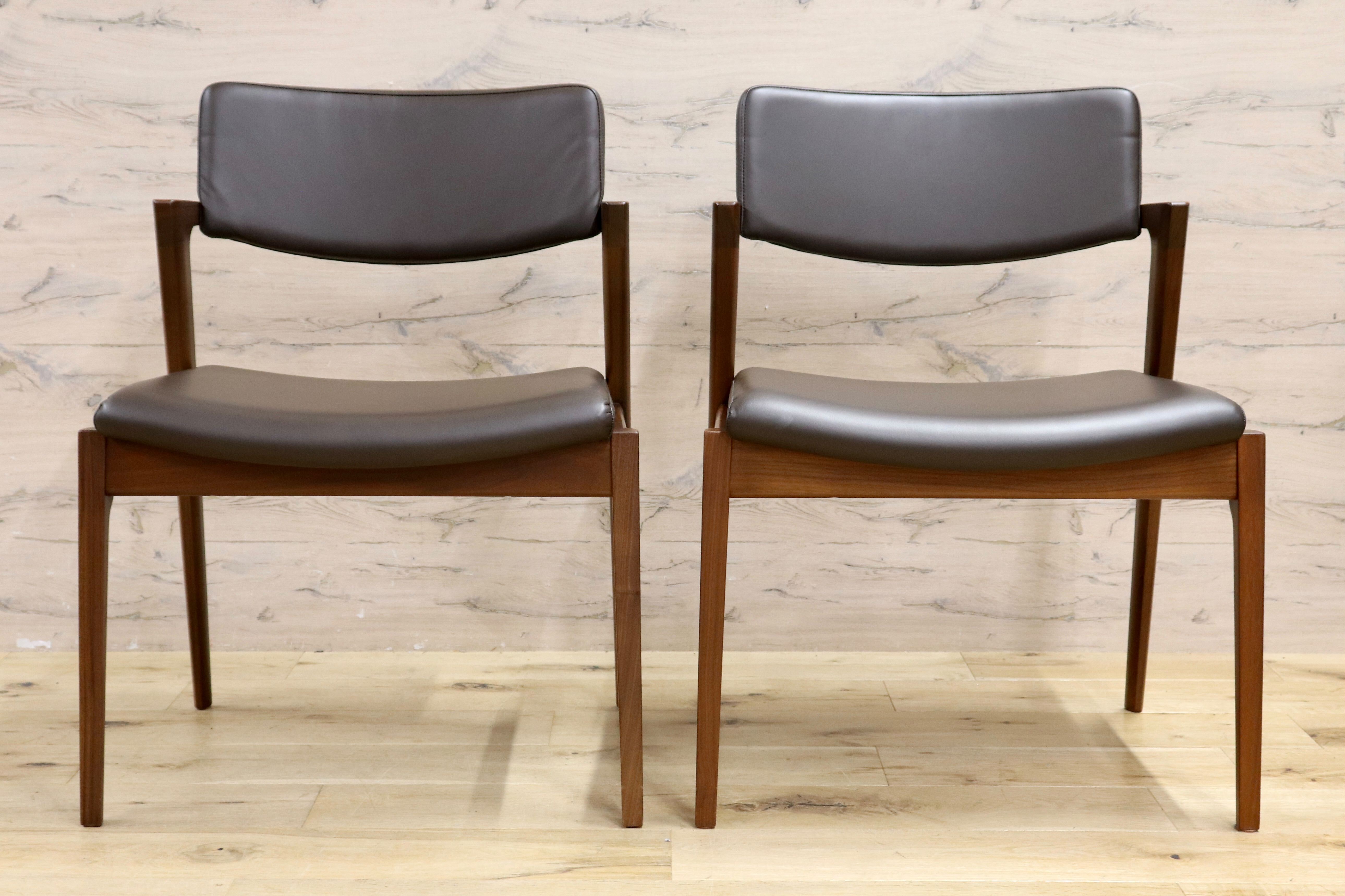 GMIS266B○FUJI FURNITURE / 冨士ファニチア Koti D03780 ワイドアームレスチェア 2脚セット ウォールナット 定価約26万 展示品
