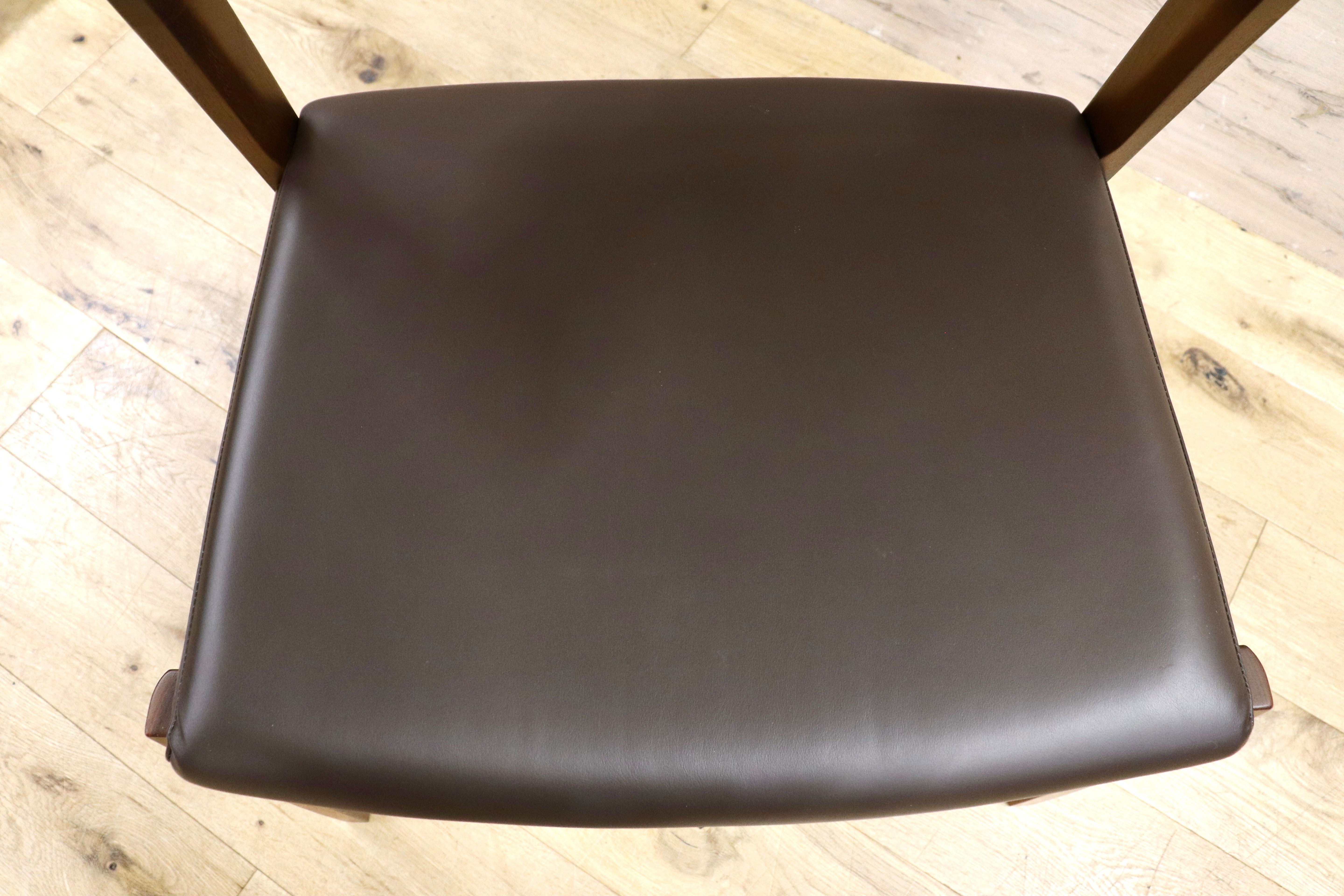GMIS266B○FUJI FURNITURE / 冨士ファニチア Koti D03780 ワイドアームレスチェア 2脚セット ウォールナット 定価約26万 展示品