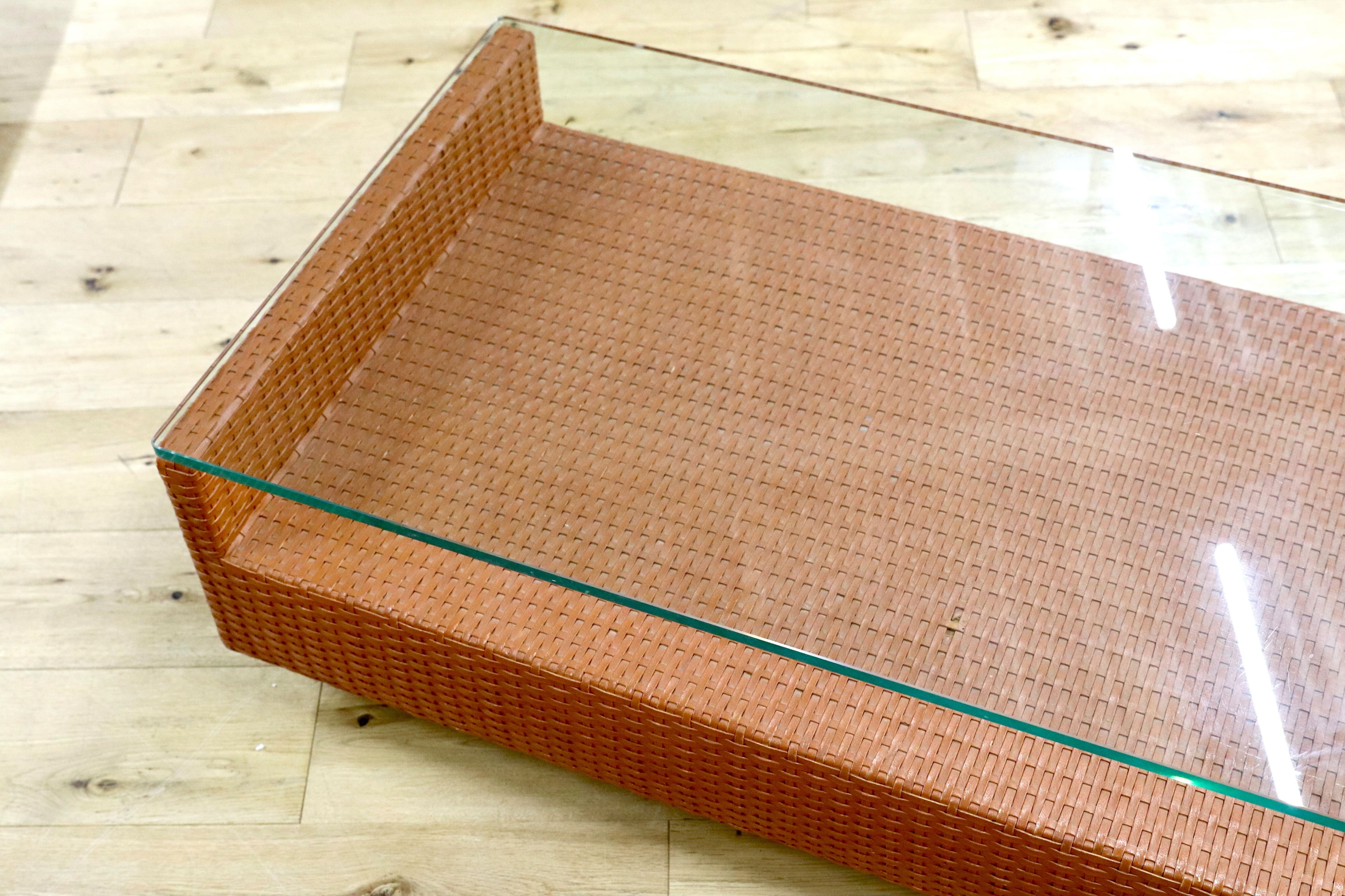 GMJS20○arflex / アルフレックス HOLIDAYS A TABLE センターテーブル ガラス 水牛革編み込み イタリア製 リビングテーブル ヴィンテージ
