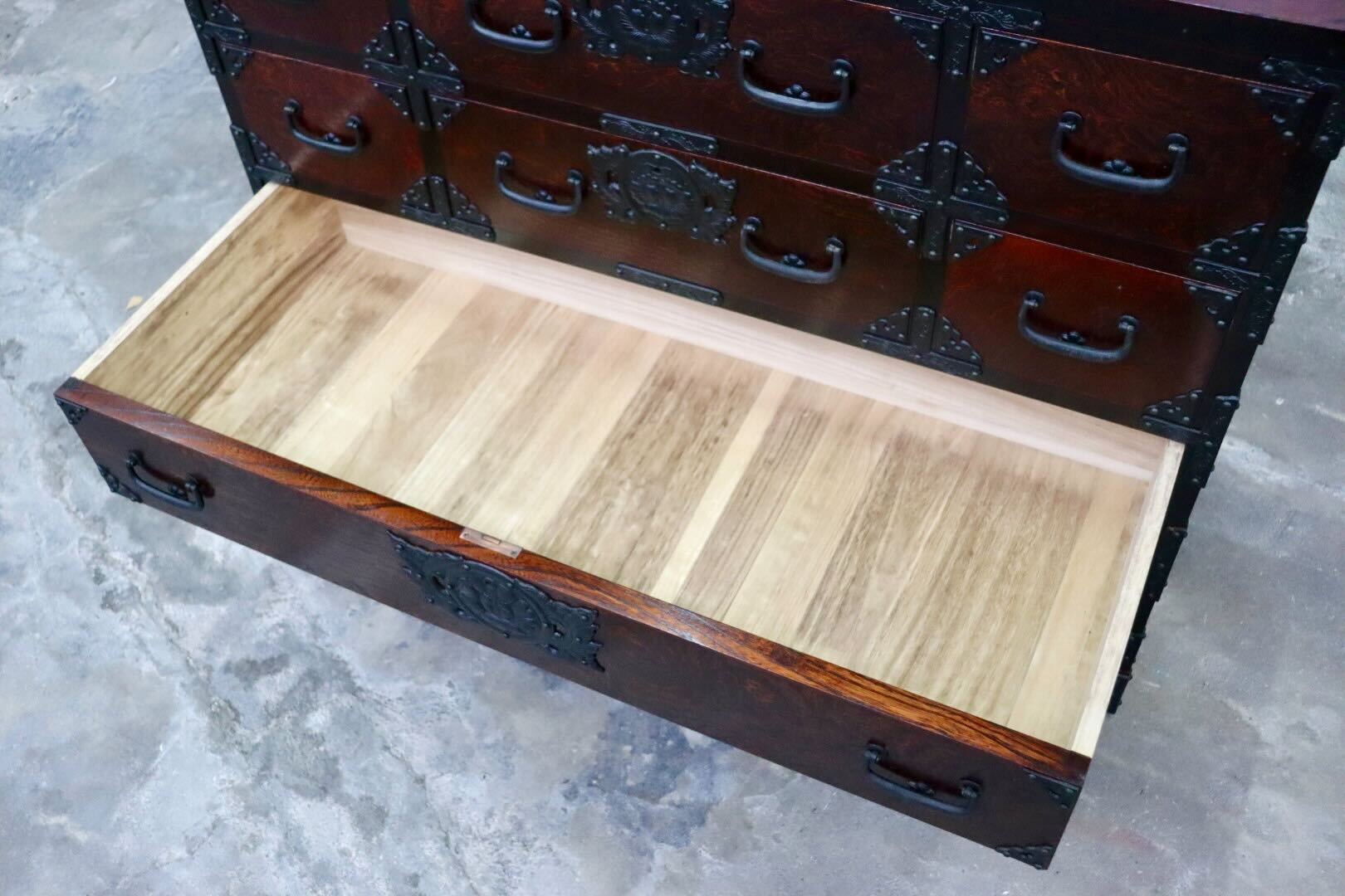 GMIK665○岩谷堂箪笥 整理箪笥 チェスト 欅材 最高級 民芸家具 収納家具 和家具 和モダン 古民家 レトロ 伝統工芸 和室 タンス