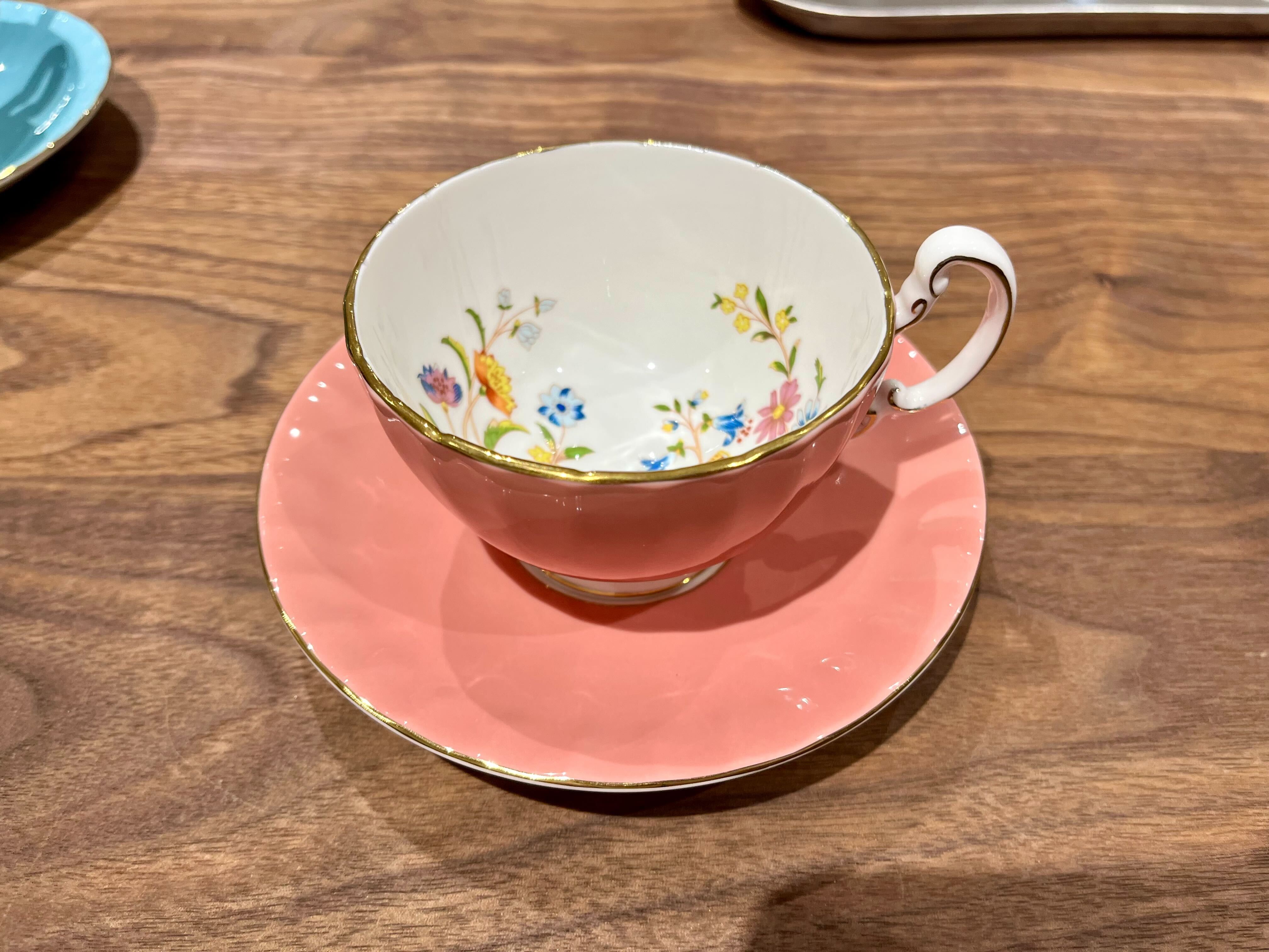 AYNSLEY エインズレイ カップ ソーサー 花柄 6客 エインズレイ エインズレイ フラワー ピンクに金彩が映える