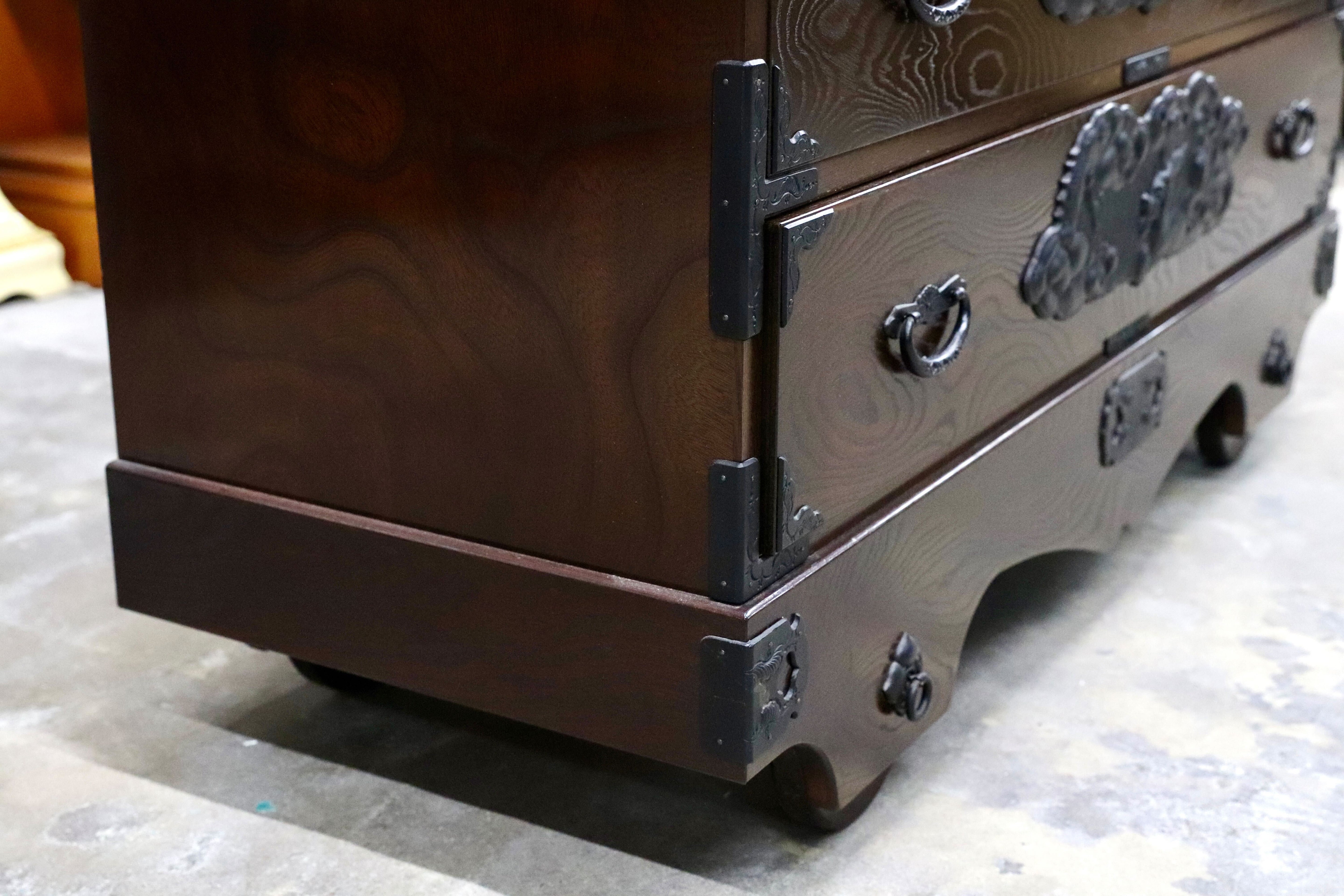 GMIS389○南部鉄器 最高級 車箪笥 整理箪笥 チェスト サイドボード タンス リビングボード 和家具 欅材 和モダン レトロ 検）岩谷堂箪笥