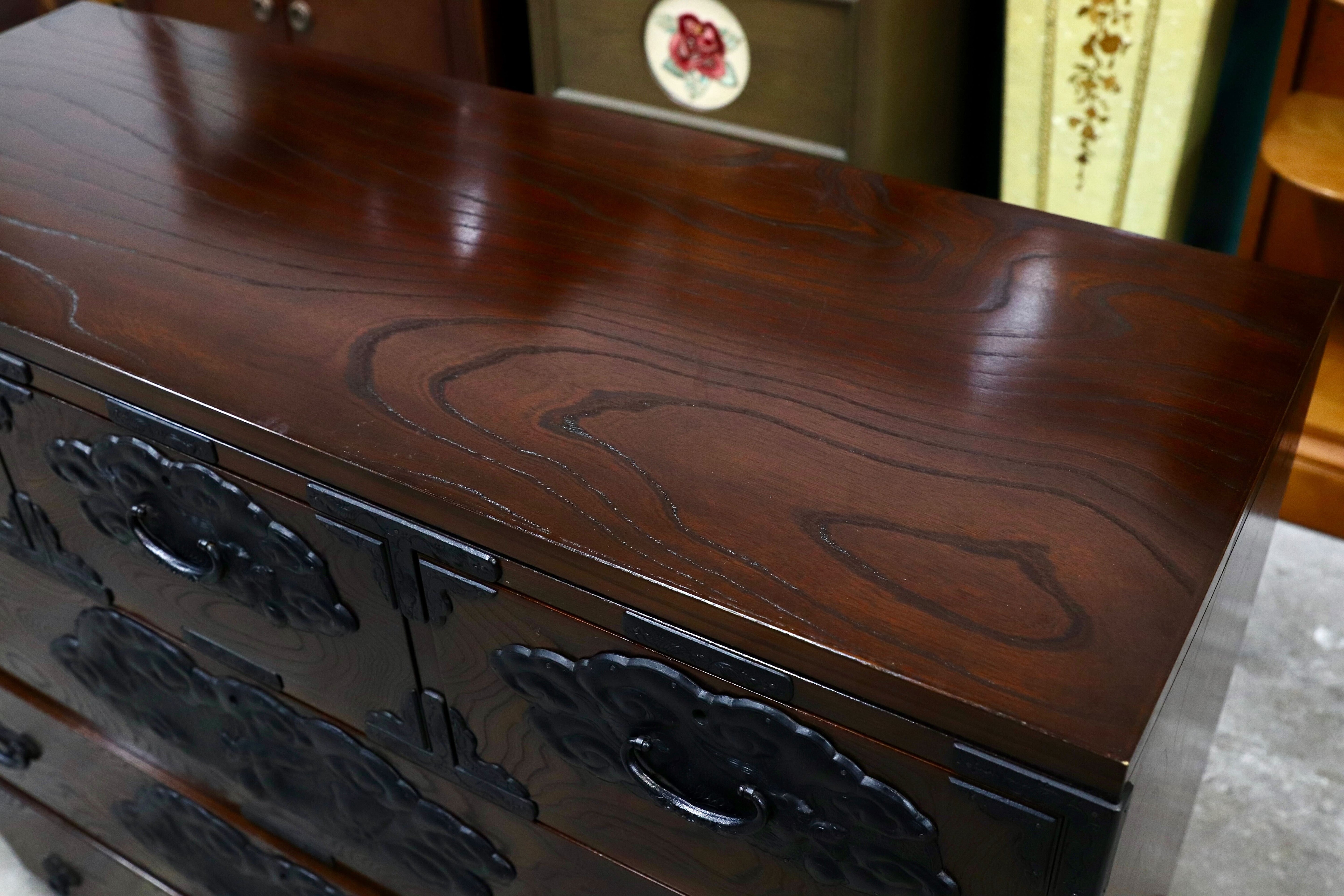 GMIS389○南部鉄器 最高級 車箪笥 整理箪笥 チェスト サイドボード タンス リビングボード 和家具 欅材 和モダン レトロ 検）岩谷堂箪笥