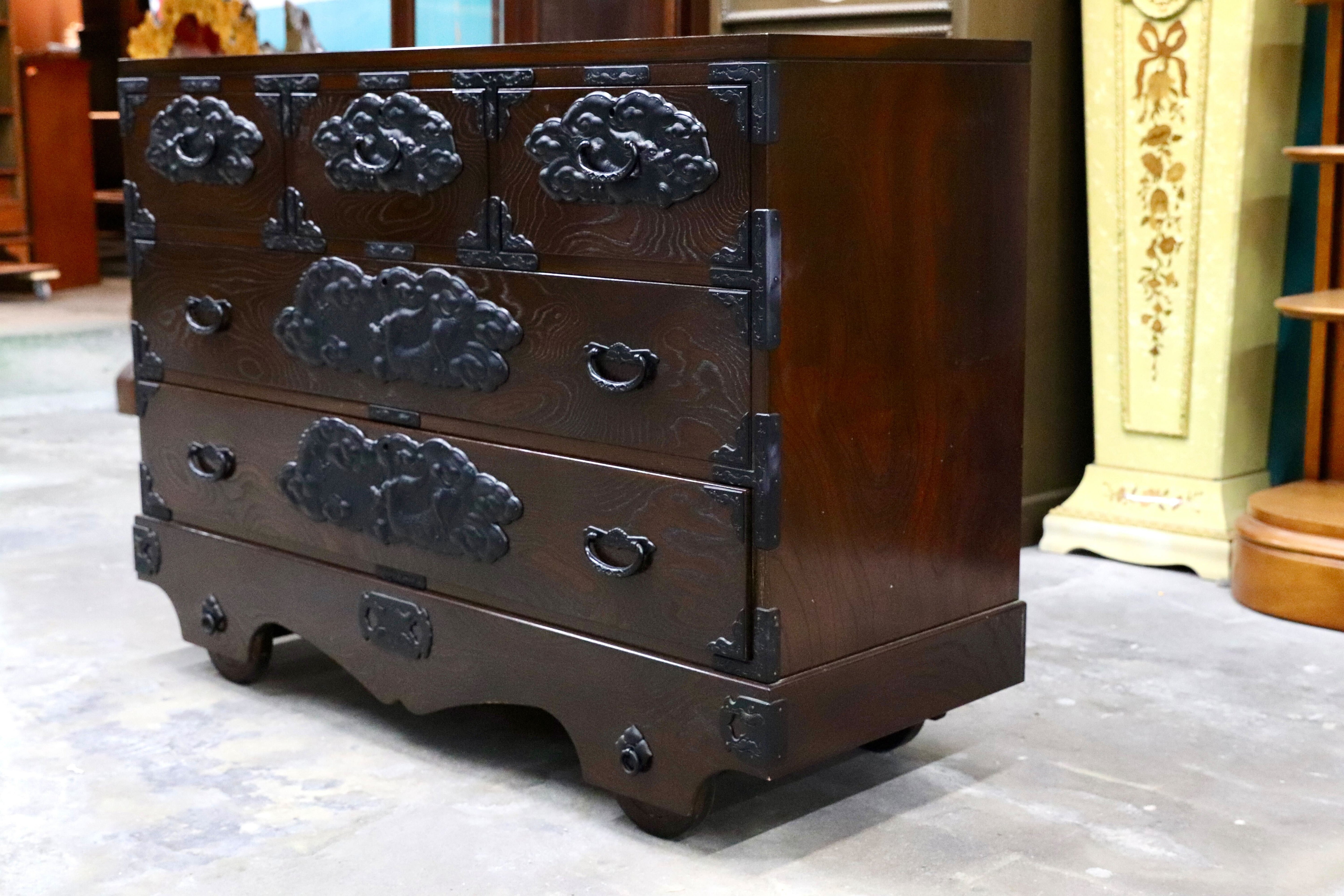 GMIS389○南部鉄器 最高級 車箪笥 整理箪笥 チェスト サイドボード タンス リビングボード 和家具 欅材 和モダン レトロ 検）岩谷堂箪笥