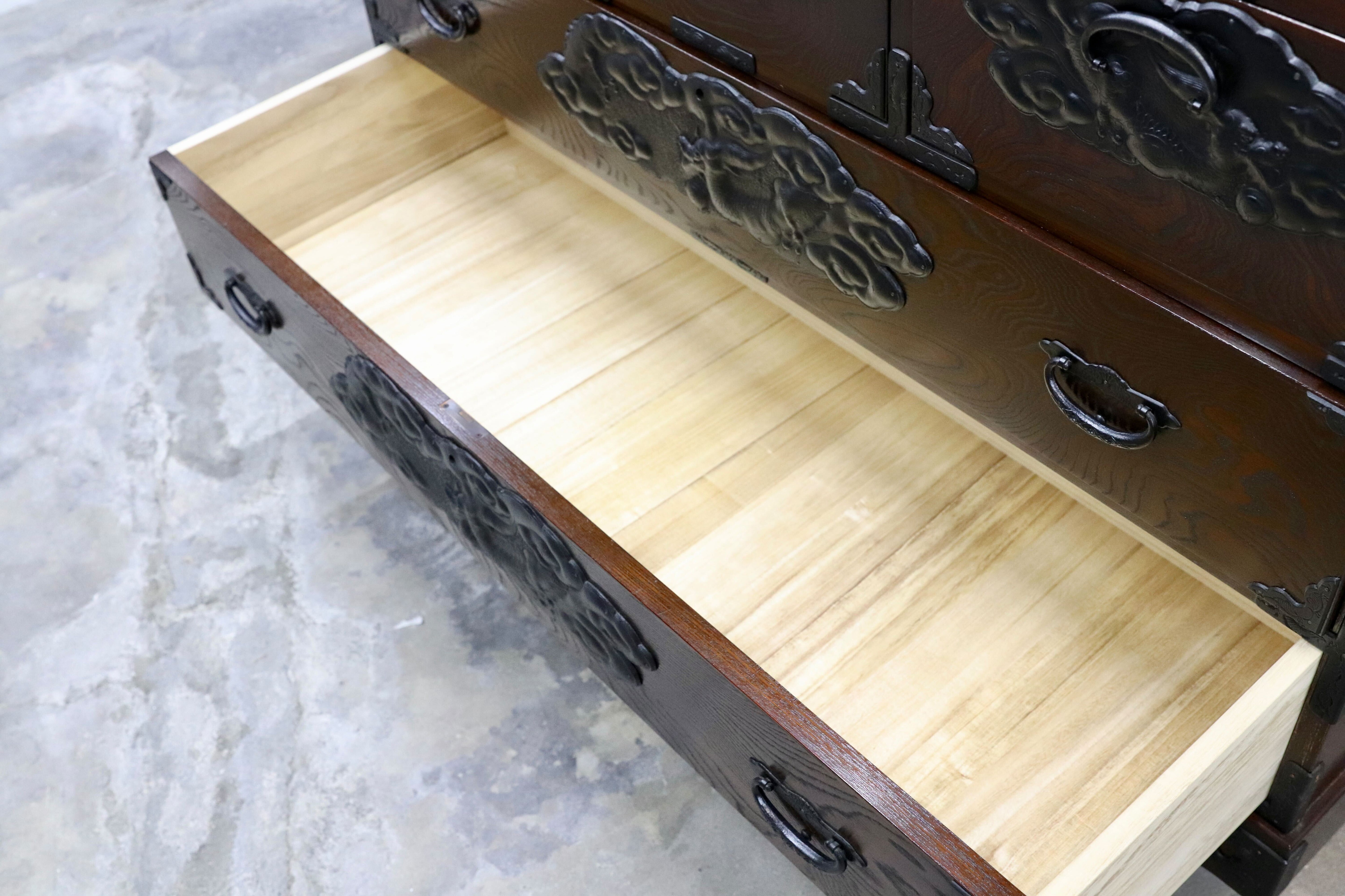 GMIS389○南部鉄器 最高級 車箪笥 整理箪笥 チェスト サイドボード タンス リビングボード 和家具 欅材 和モダン レトロ 検）岩谷堂箪笥