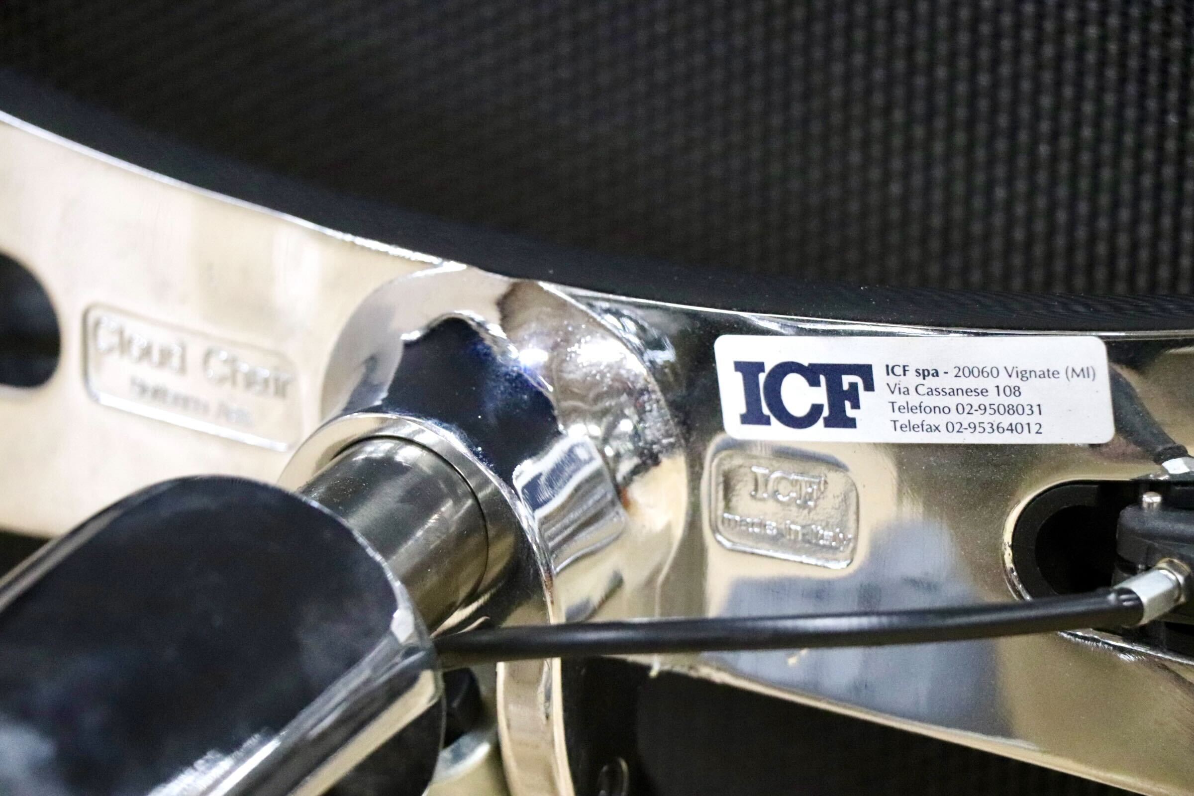 GMJH157A◯ICF社 / アイシーエフ イタリア製 本革 クラウドチェア オフィスチェア 昇降式 回転式
