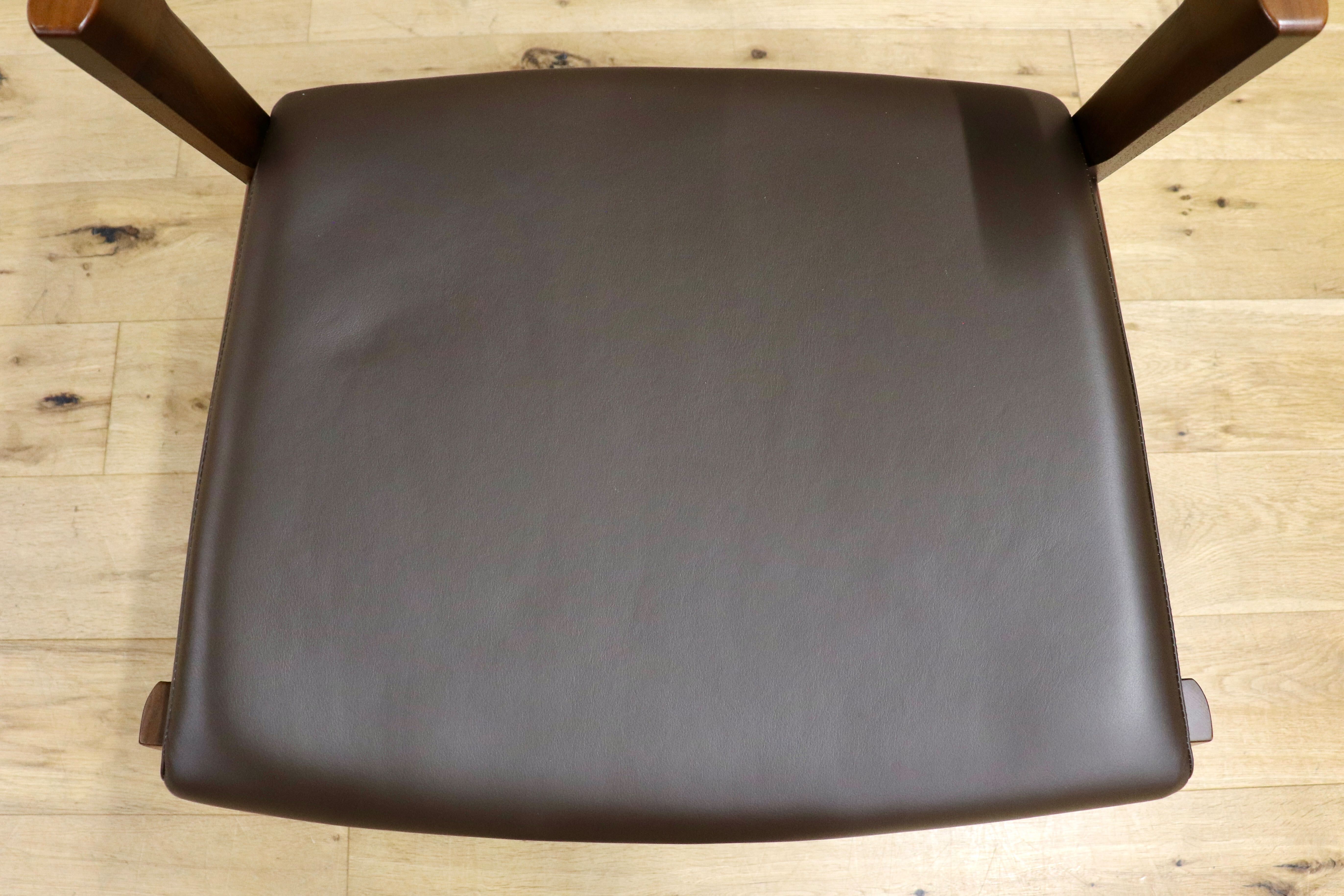 GMIS266D○FUJI FURNITURE / 冨士ファニチア Koti D03780 ワイドアームレスチェア ダイニングチェア ウォールナット 定価約13万 展示品