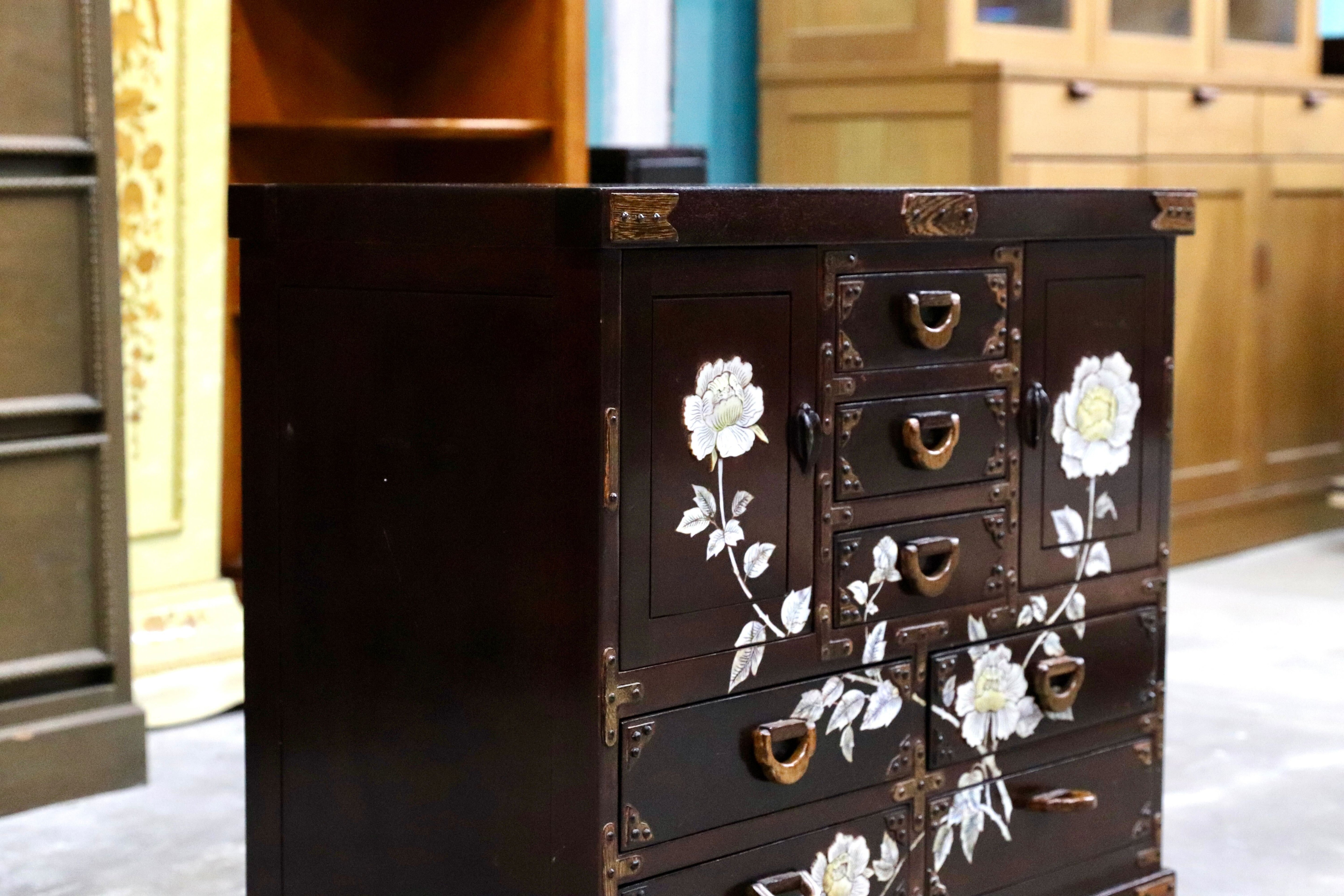 GMIS390B○唐木 花梨 鉄刀木 螺鈿細工 中国美術 最高級 車箪笥 ミニ箪笥 チェスト サイドボード アンティーク 小物入れ