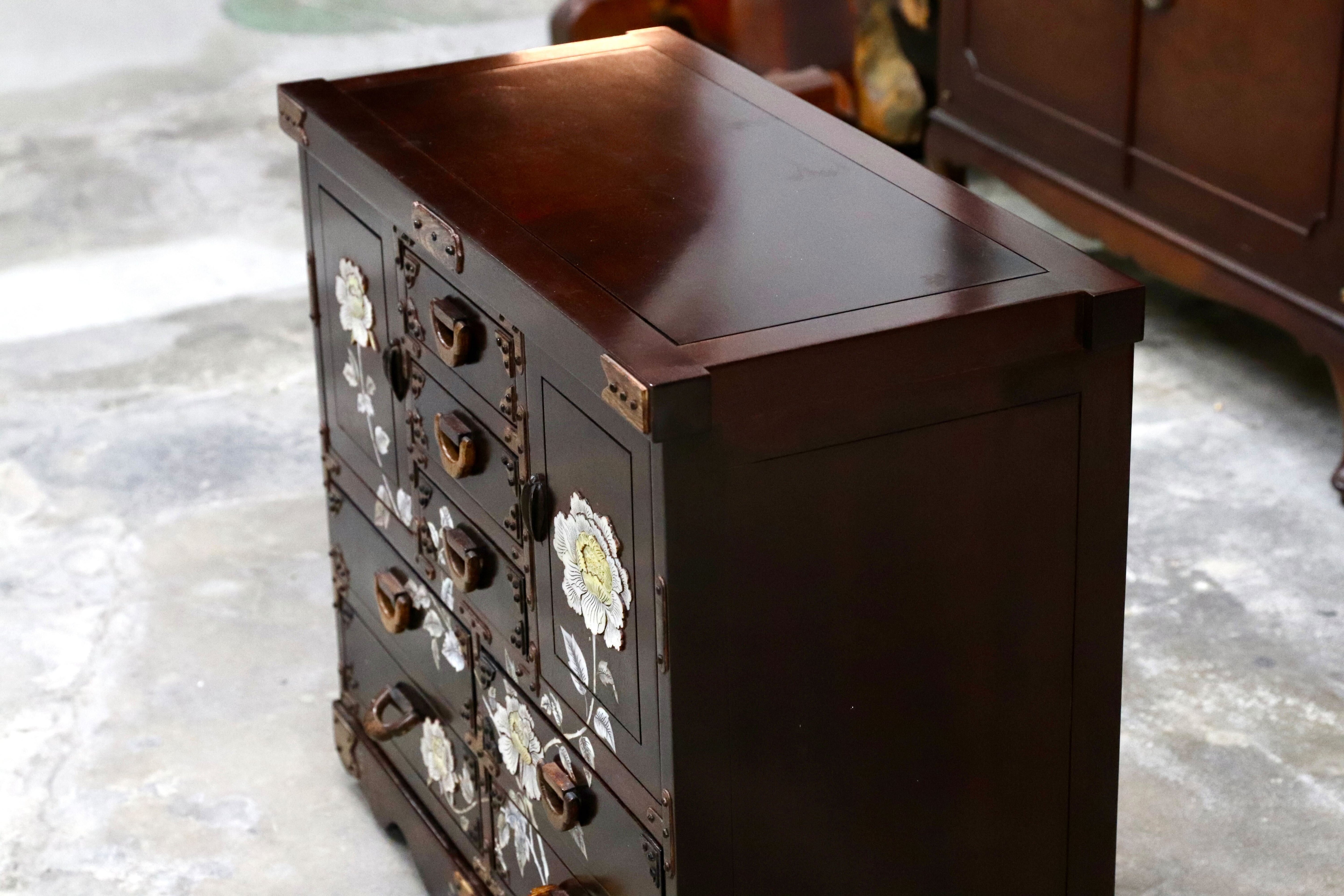 GMIS390B○唐木 花梨 鉄刀木 螺鈿細工 中国美術 最高級 車箪笥 ミニ箪笥 チェスト サイドボード アンティーク 小物入れ