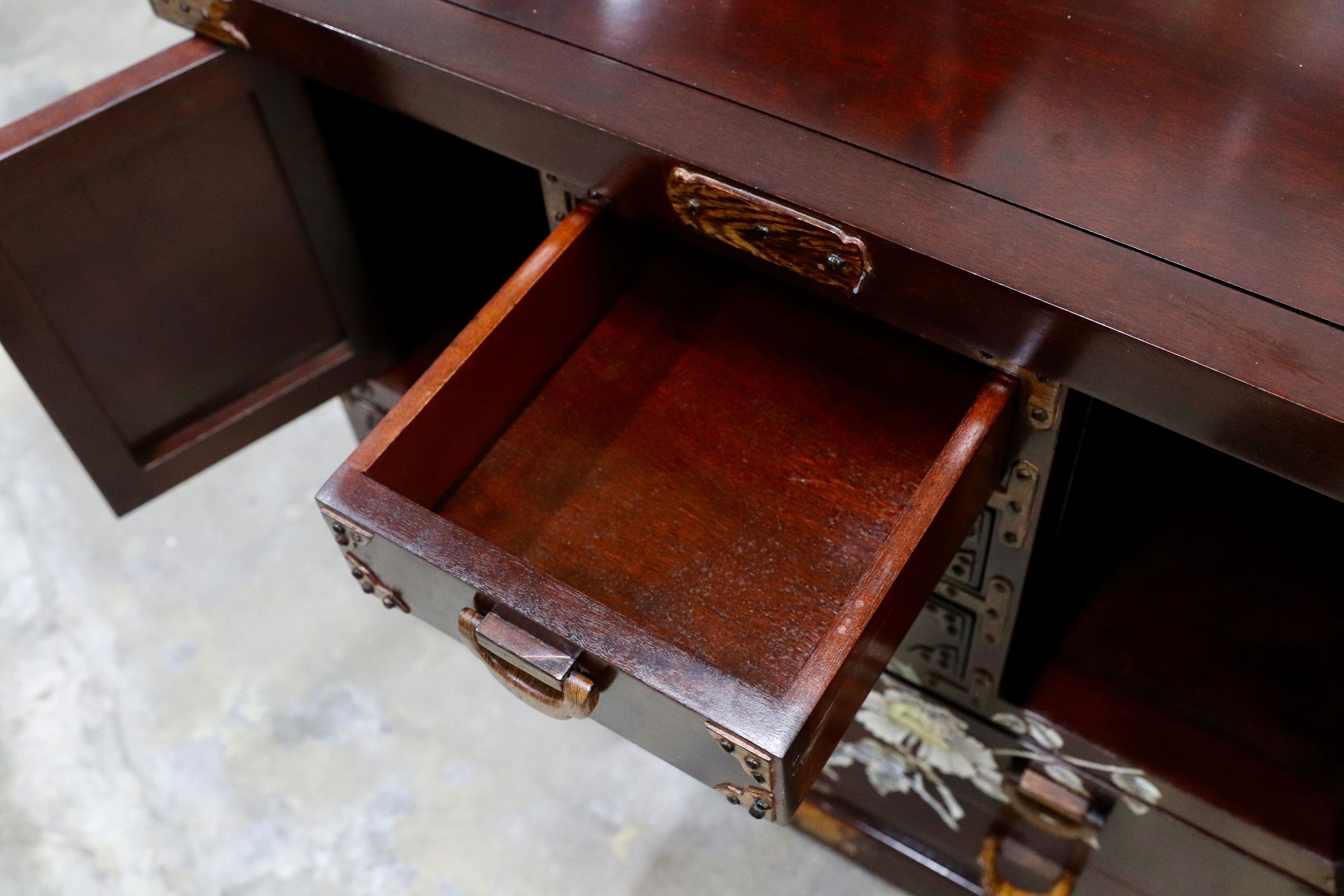 GMIS390B○唐木 花梨 鉄刀木 螺鈿細工 中国美術 最高級 車箪笥 ミニ箪笥 チェスト サイドボード アンティーク 小物入れ