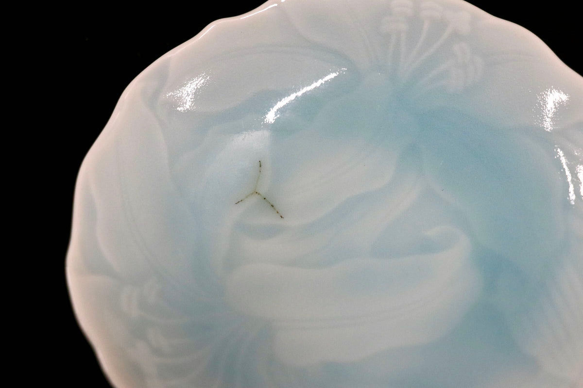 GMJO141P◯有田焼 文三窯 青白磁 輪花皿 菊花皿 フリルプレート 小皿 和食器 陶器 在銘 伝統工芸 和モダン 4枚セット