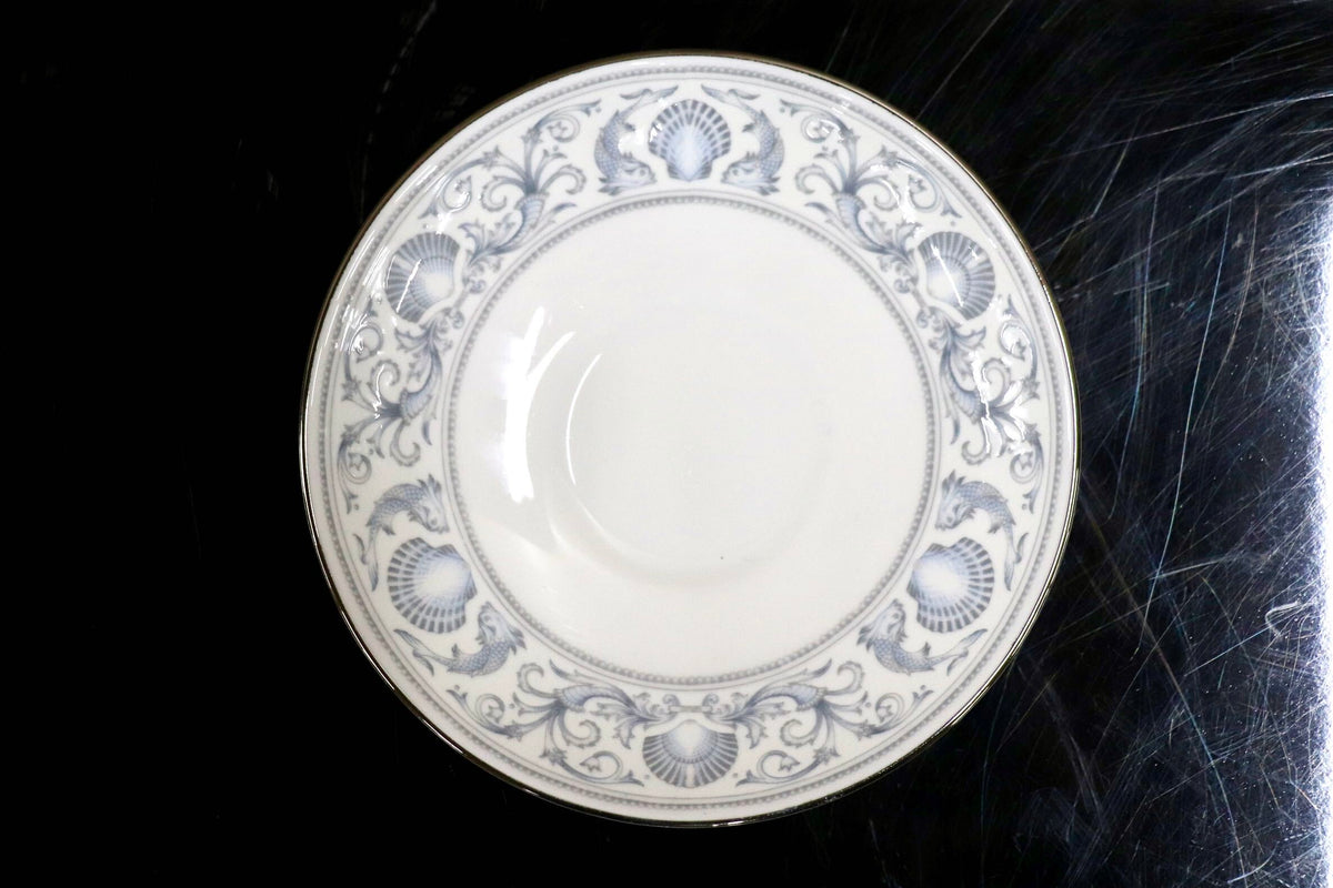 GMJO141R◯WEDGWOOD / ウェッジウッド DOLPHIN WHITE ドルフィン ホワイト 黒壺 Bone China カップ&ソーサー 西洋 ヴィンテージ 廃盤 稀少