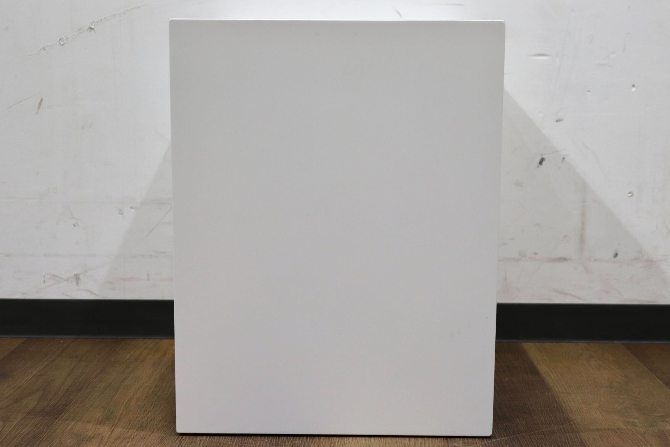 GMHO84○CHERRY FURNITURE / 桜屋工業 HOMEDAY ベッドサイドテーブル サイドテーブル ナイトテーブル 飾り棚 ホワイト 定価約2.7万