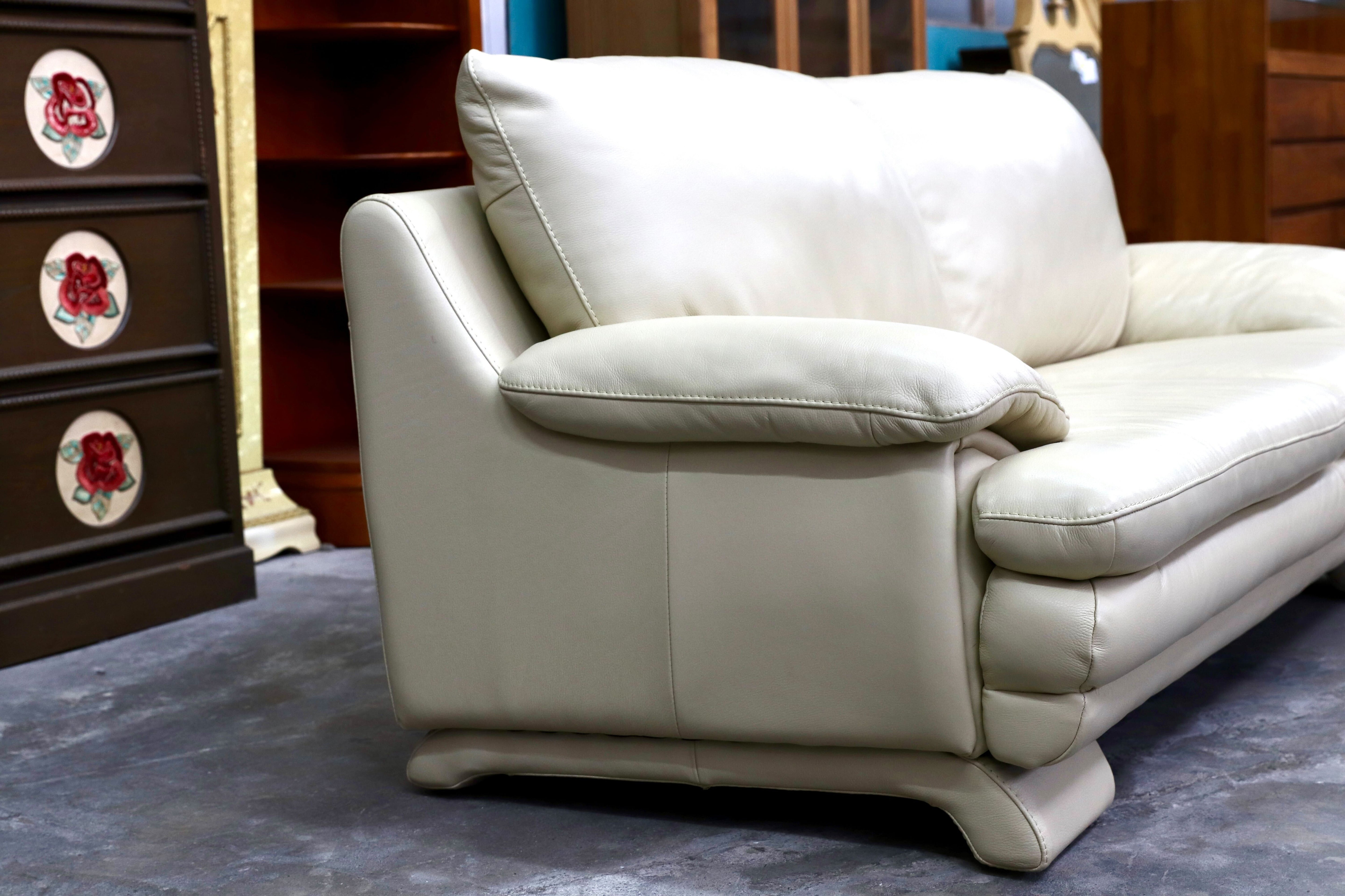 GMIK709○IDC大塚家具 L/S Comfort-03 2.5人掛けソファ 総本革 クリーム色 スタイリッシュ ラグジュアリーモダン 長椅子