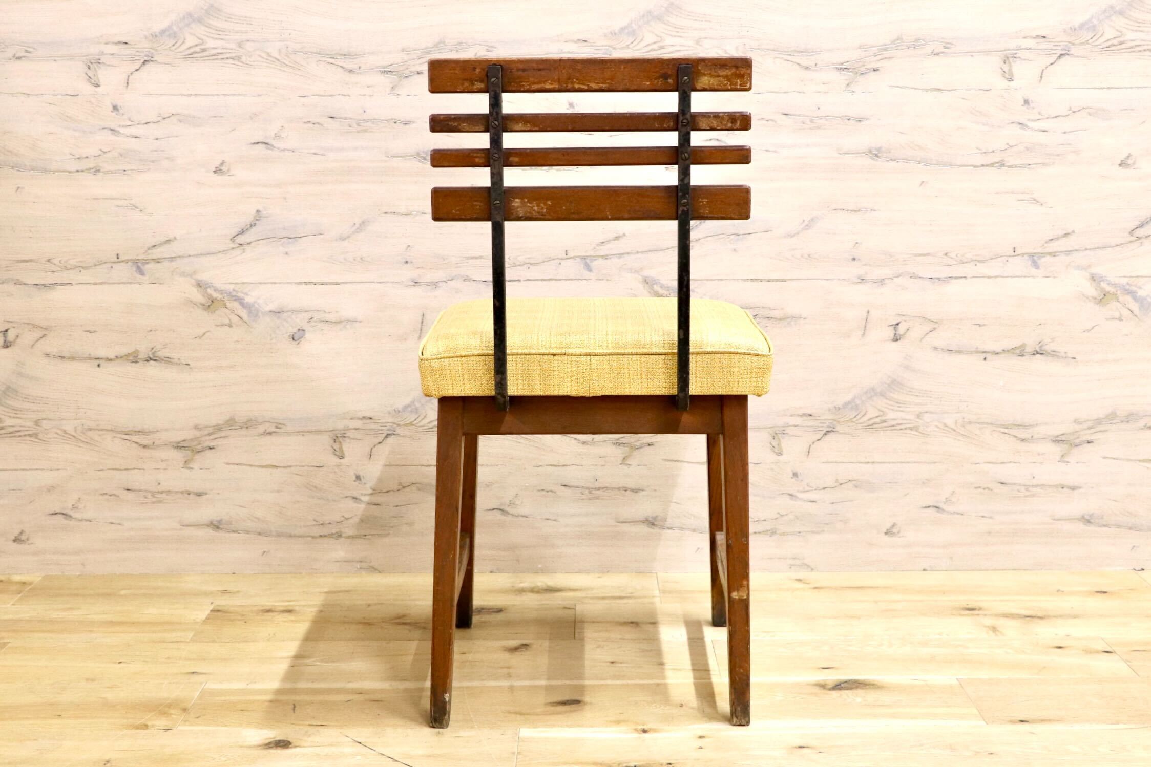 GMIS495A○アンティーク 北欧スタイル ヴィンテージ ダイニングチェア デスクチェア コンパクトチェア 木製 ビニールレザー 椅子 レトロ