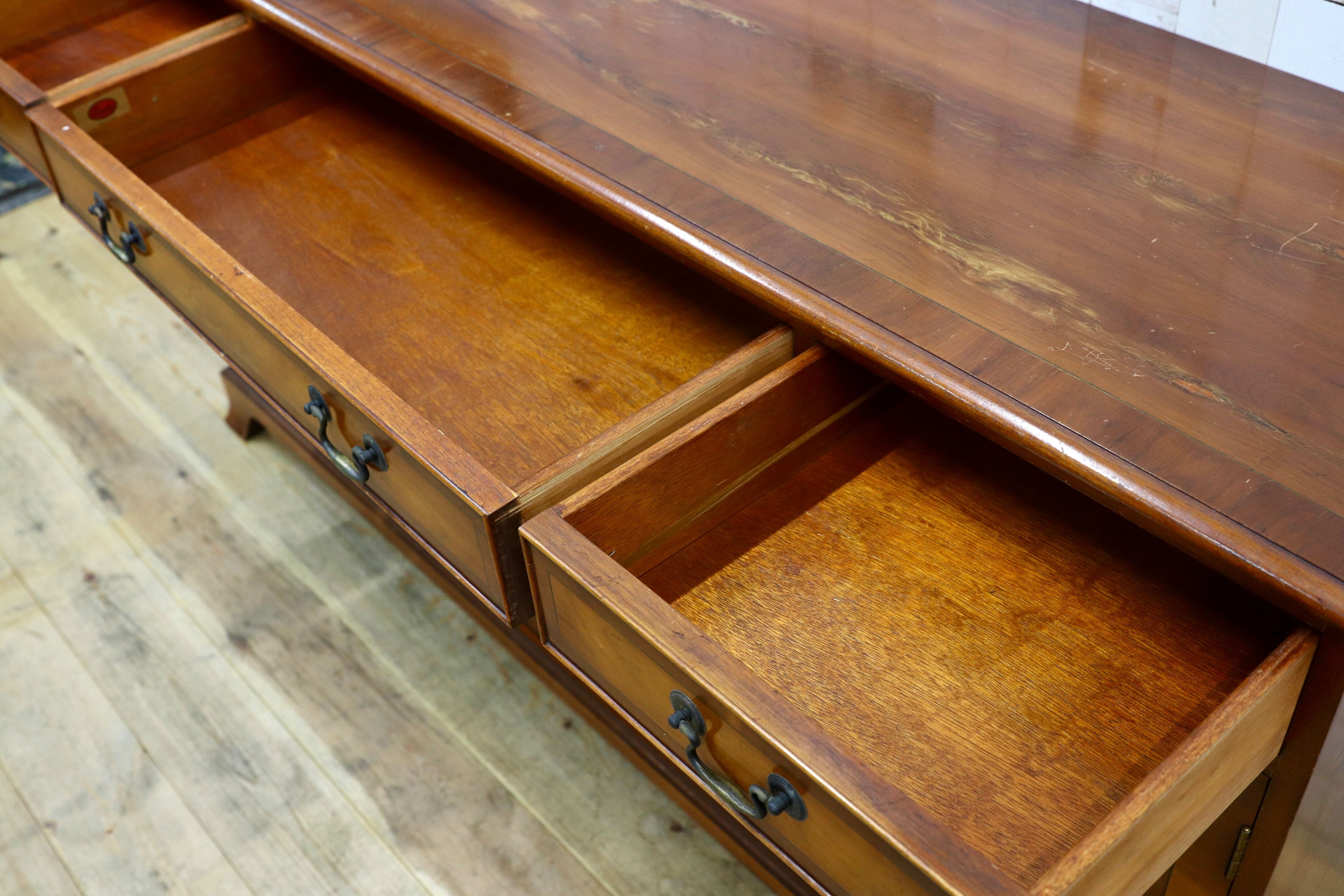 GMIK708○Bradley / ブラッドリー 英国 イギリス アンティーク キャビネット サイドボード リビングボード チェスト 西洋ヴィンテージ 稀少