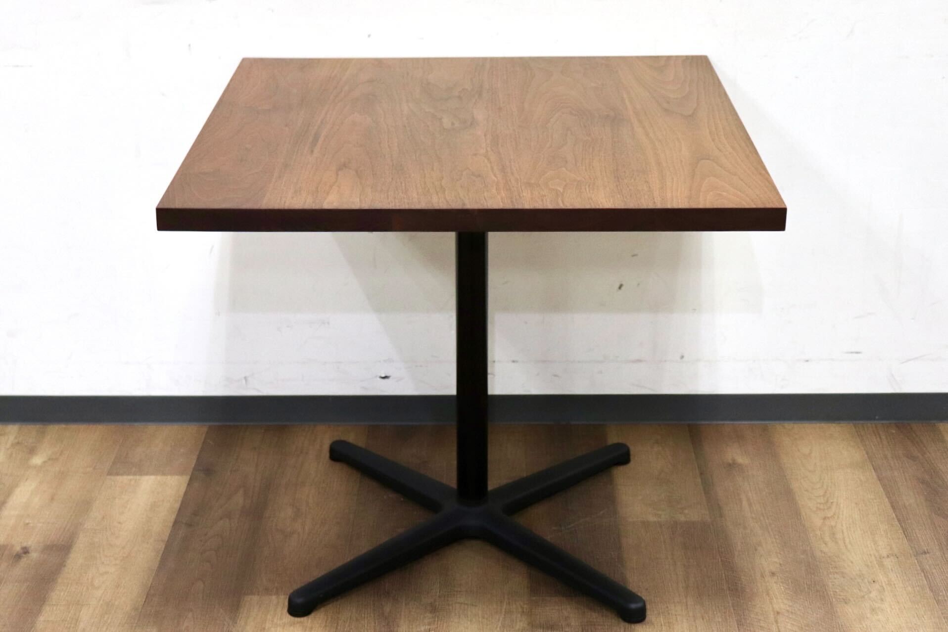 GMHN298A○LEGNATEC / レグナテック ダイニングテーブル カフェテーブル 店舗什器 カフェ ウォールナット 北欧スタイル インダストリアル