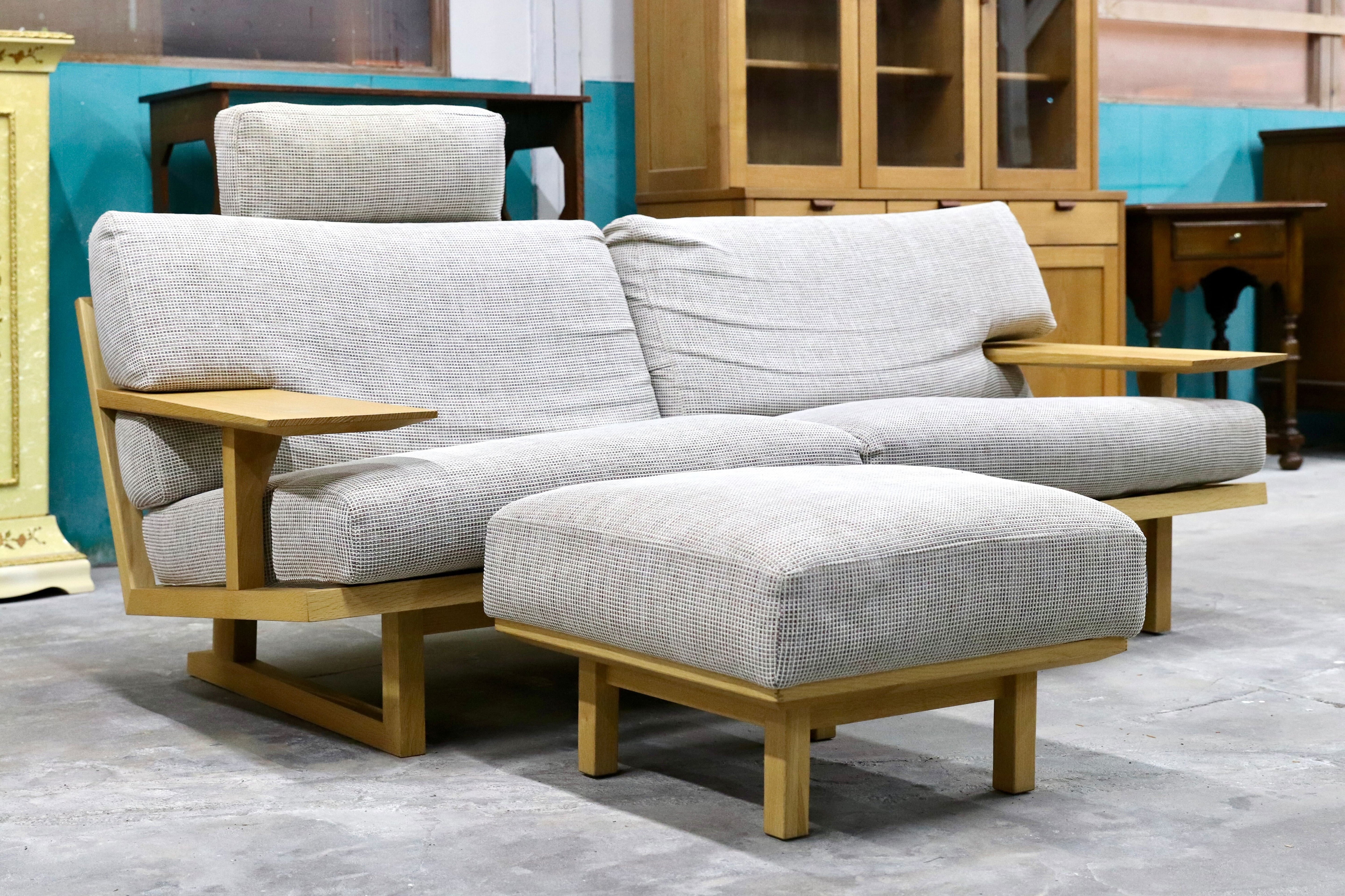 GMIK220○karimoku / カリモク WU47 3人掛けソファ トリプルソファ オーク ファブリック 北欧スタイル 国産家具 定価約53万