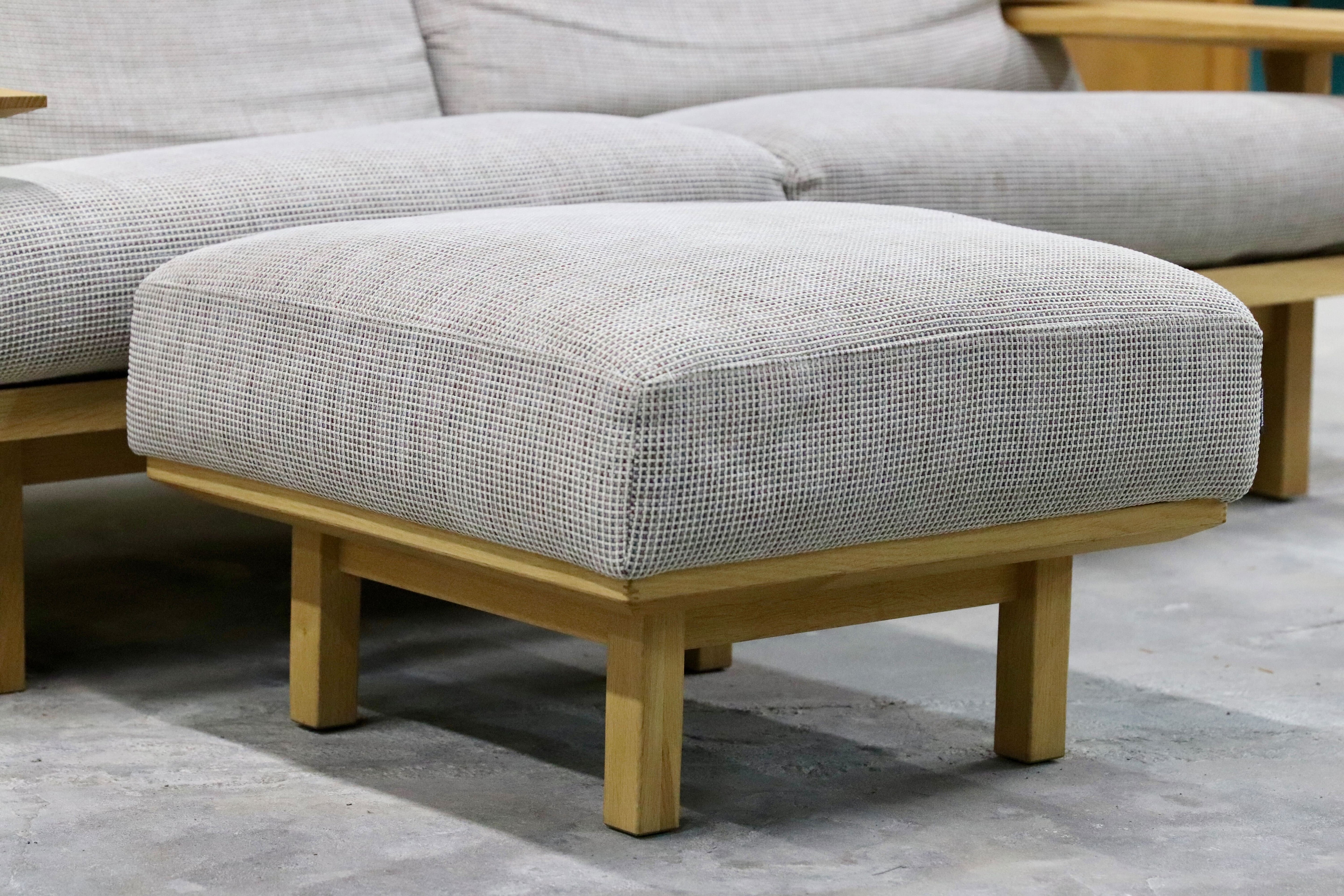 GMIK220○karimoku / カリモク WU47 3人掛けソファ トリプルソファ オーク ファブリック 北欧スタイル 国産家具 定価約53万