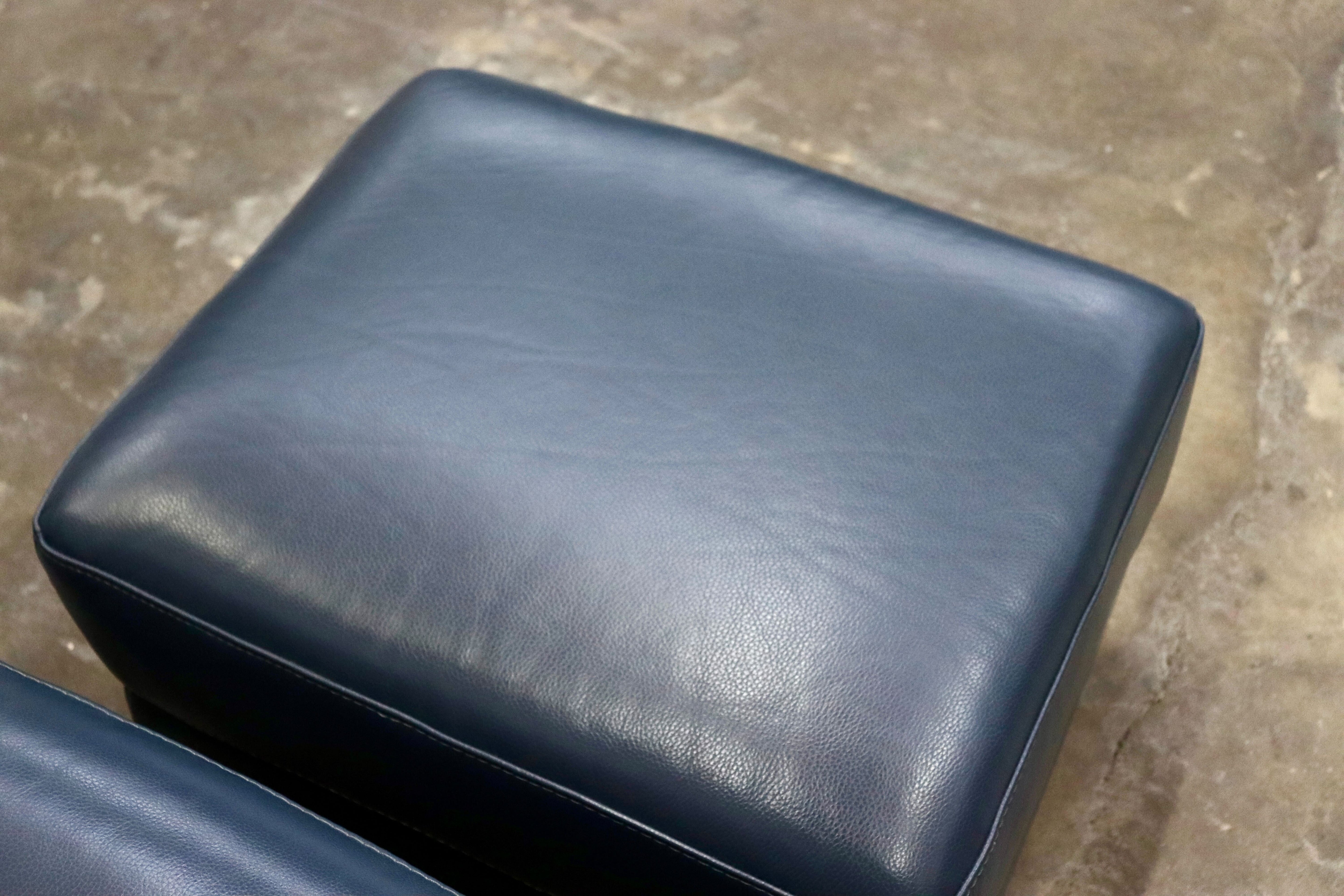GMJK43○Mbler / モブラー MESA メサ オーシャンブルー 総本革 電動リクライニング 3人掛けソファ 電動ヘッドレスト 定価約40万円