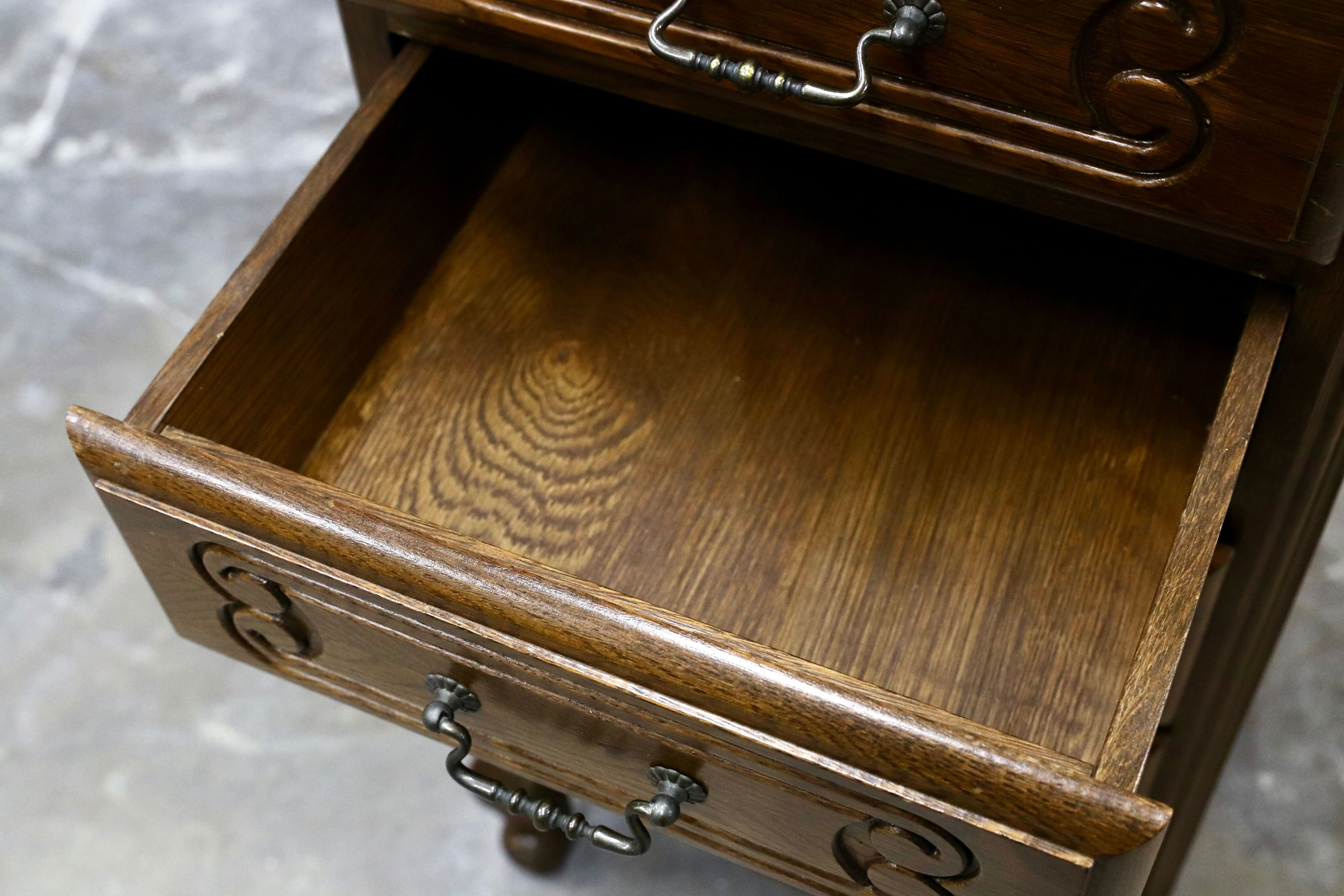 GMIH380A○三越家具 ルーマニア製 オーク無垢材 チェスト サイドボード 引出し収納 クラシック カントリー アンティーク