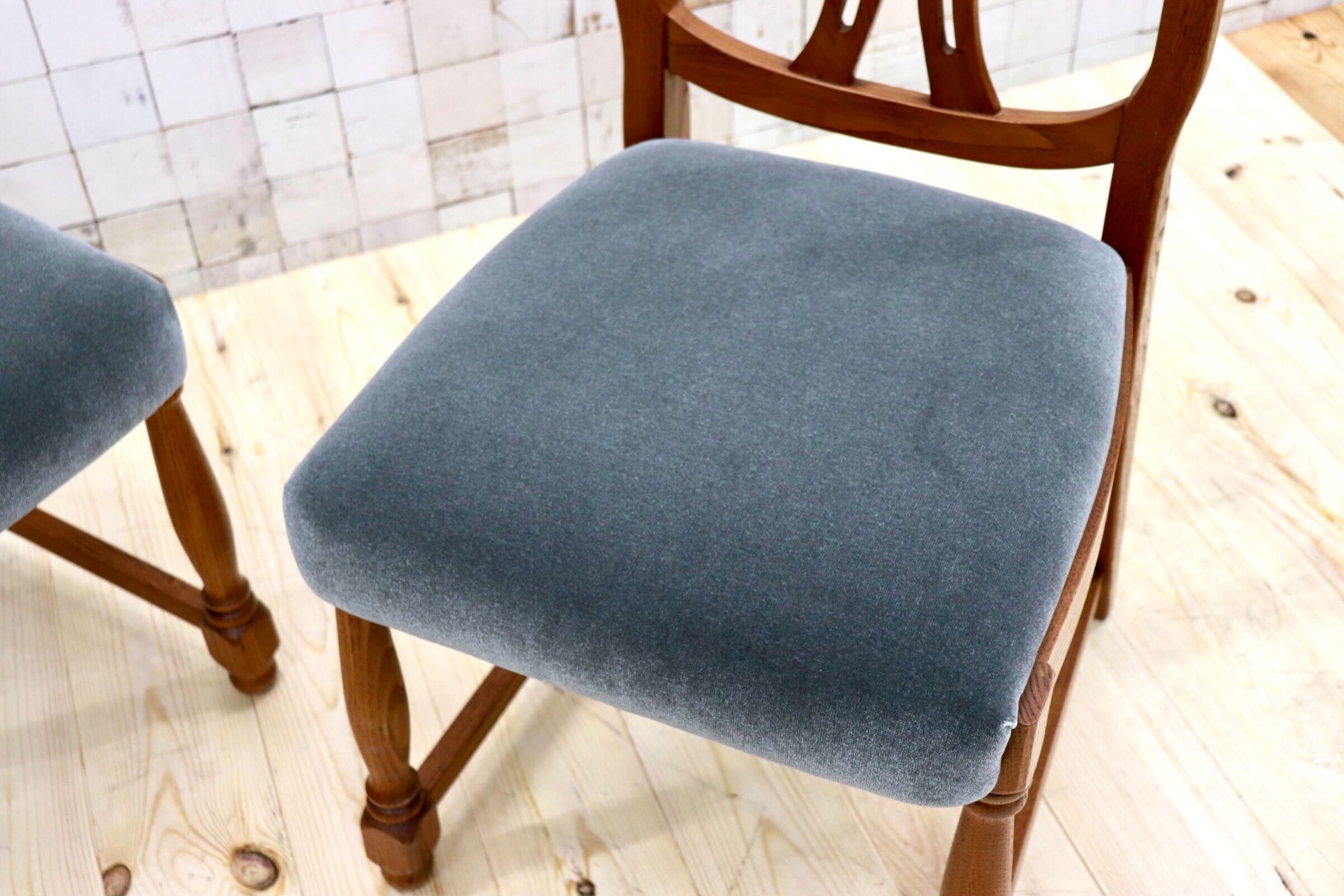 GMGT117B○英国アンティーク ダイニングチェア 食卓椅子 ファブリック グレー オーク 座面張替済 2脚セット クラシック 検)三越ブルージュ