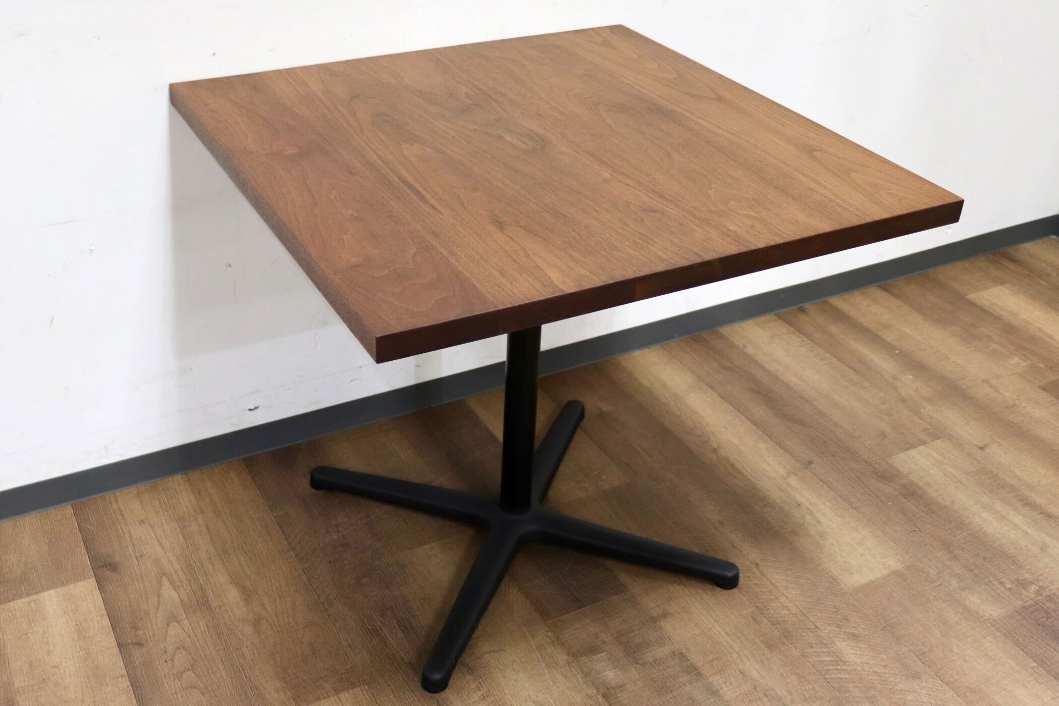 GMHN298A○LEGNATEC / レグナテック ダイニングテーブル カフェテーブル 店舗什器 カフェ ウォールナット 北欧スタイル インダストリアル