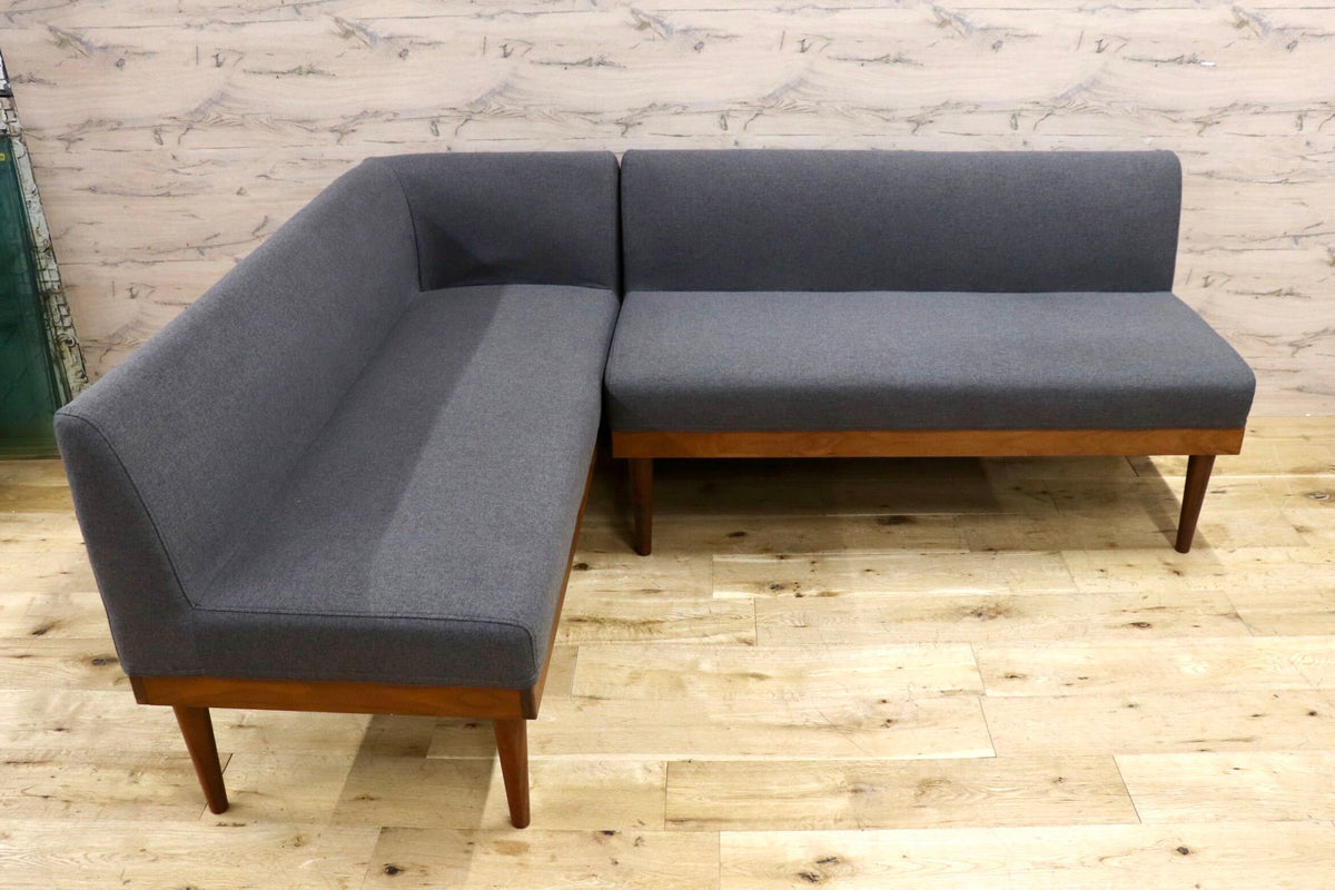 GMJK470A○ASPLUND/アスプルンド TOIVO トイヴォ リビングダイニングアームソファ ウォールナット カバーリング 北欧モダン 約15万 展示品
