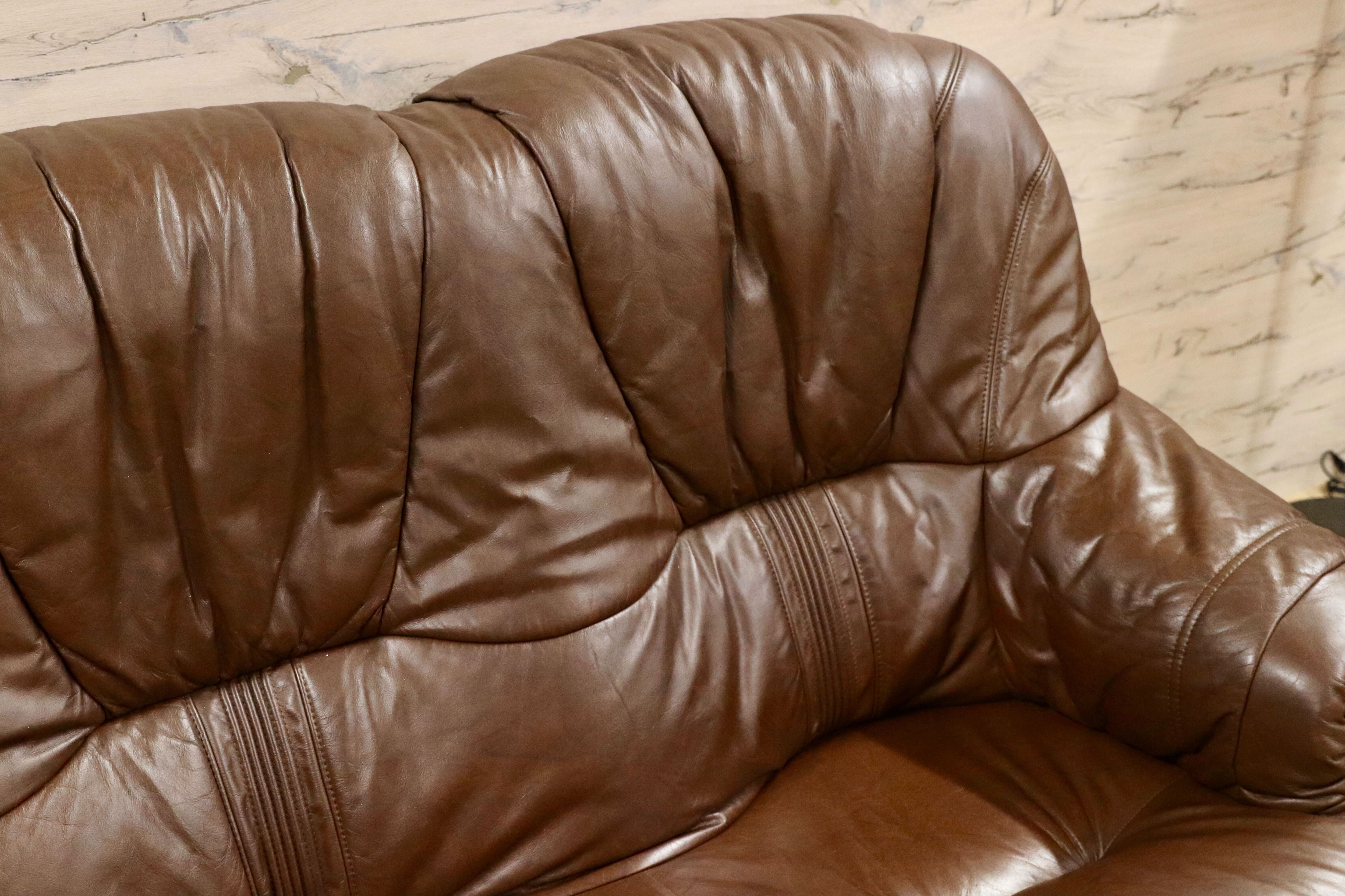 GMHS144○オランダ製 ダッチカントリー 3人掛けソファ トリプルソファ 長椅子 楢材 本革  鋲打ち 彫刻 クラシック ヴィンテージ 約60万