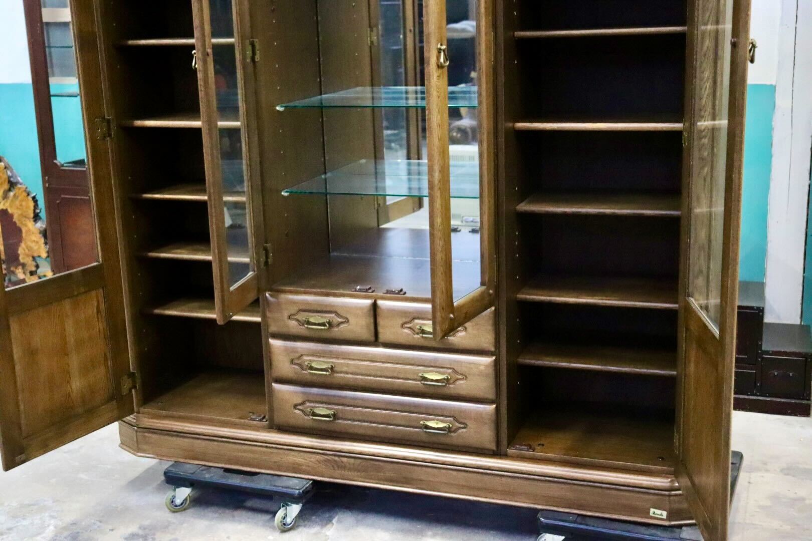 GMIS368A○札幌ファニシング クラーク180 食器棚 飾り棚 リビングボード カップボード オーク無垢材 彫刻 旭川家具 カントリー モリス