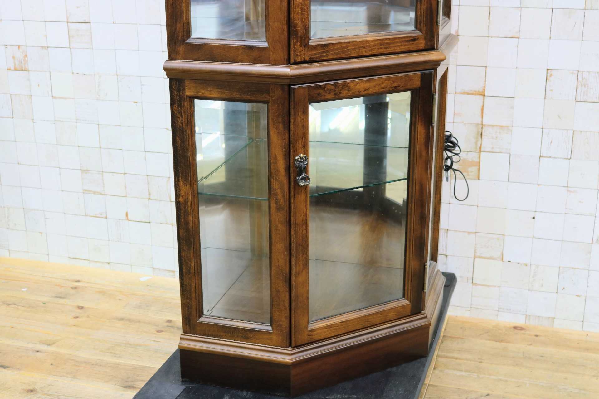 GMJK177◯karimoku / カリモク コロニアル コーナーキャビネット 飾り棚 キュリオケース コレクションボード 国産家具 アンティーク