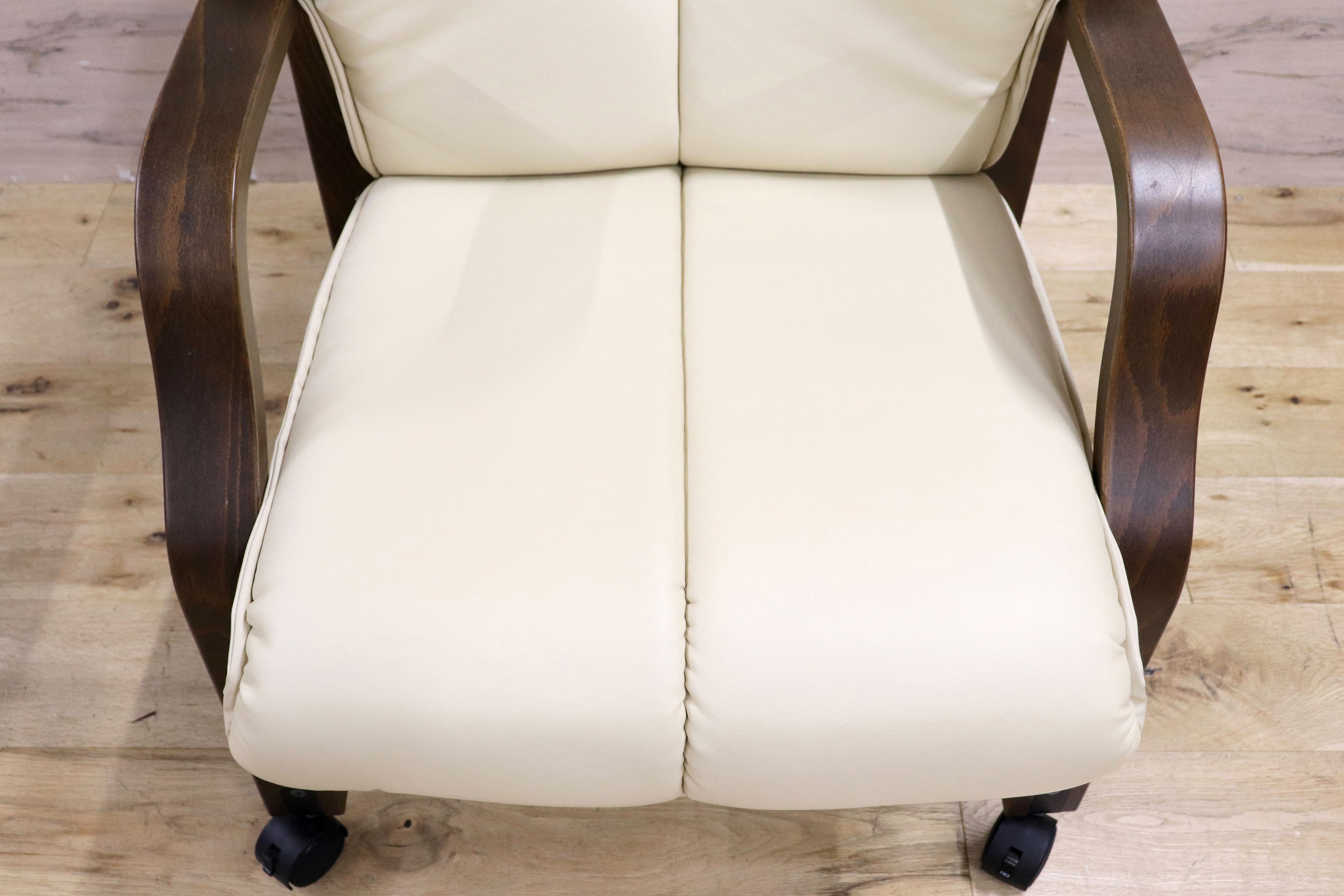 中古 富士ファニチア(FUJI FUNITURE) キャスター付き 個性的な