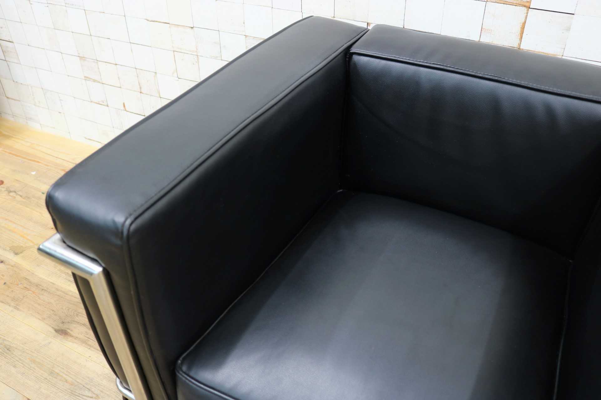 GMIK794◯ル・コルビュジエ LC2 シングルソファ 1人掛けソファ ラウンジチェア 合皮 ブラック オフィス 店舗什器 モダン リプロダクト