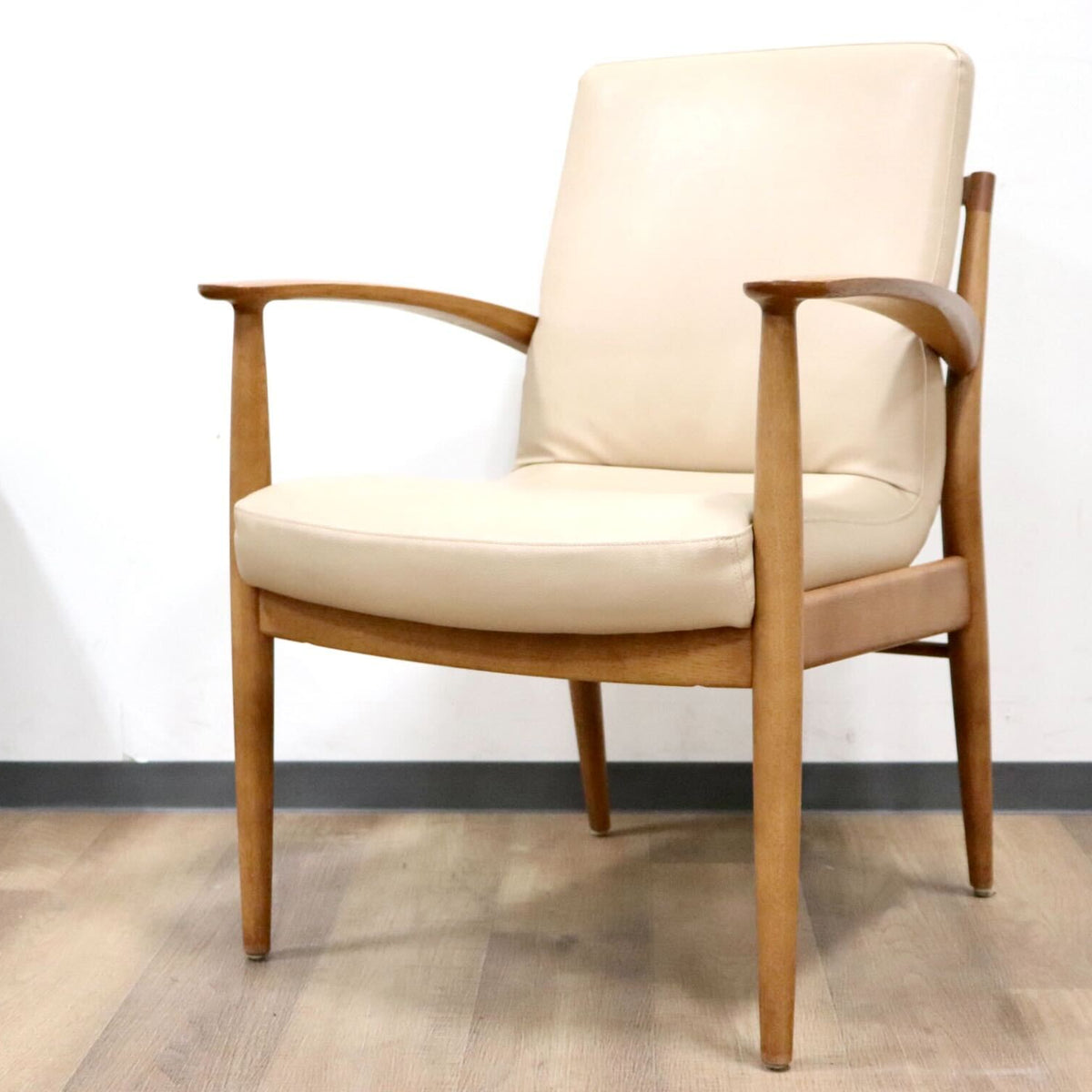 ②karimoku カリモク アームチェア ダイニングチェア ビンテージ IZ  