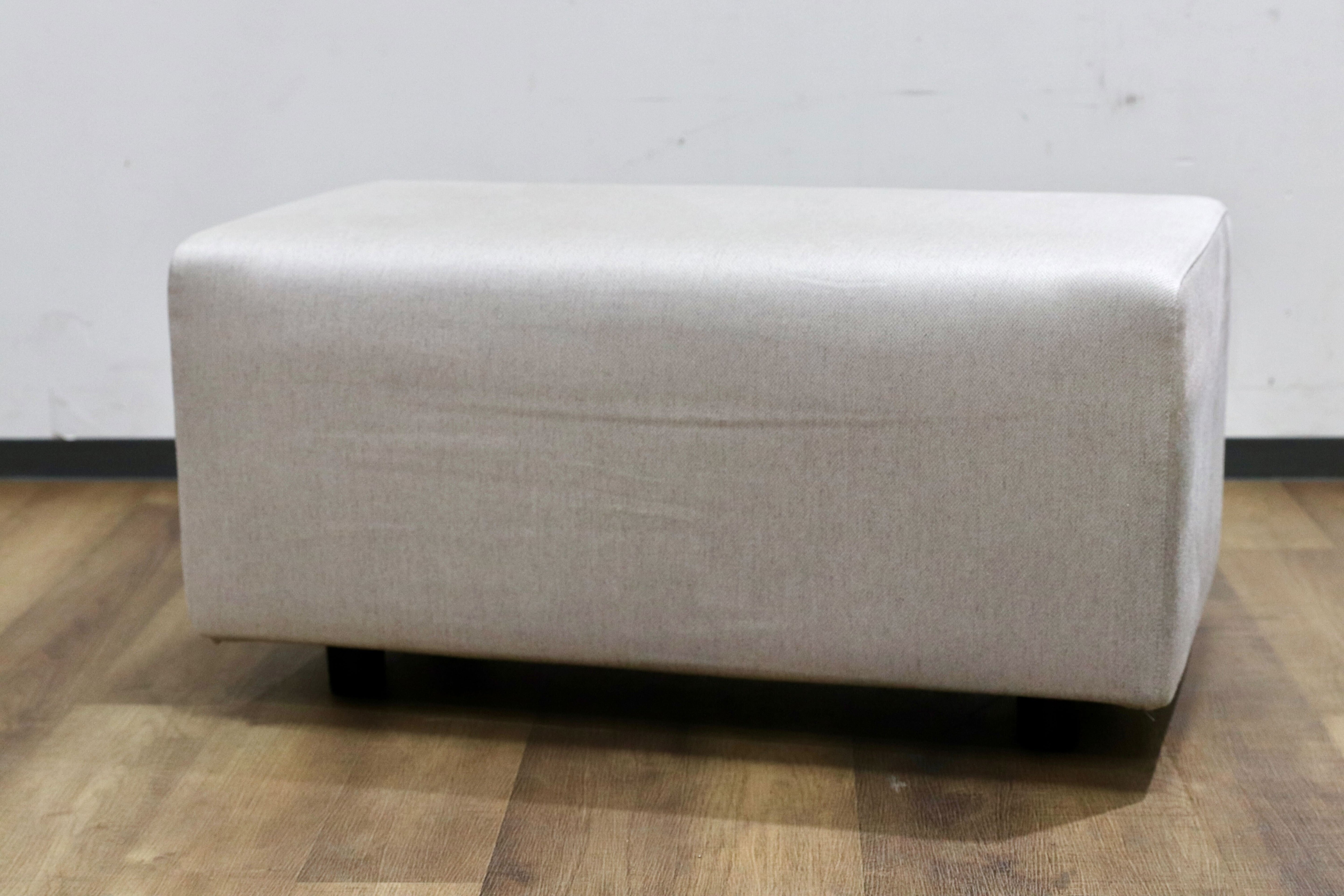 GMIH121A○cassina ixc / カッシーナイクスシー LIVING DIVANI オットマン スツール ベンチソファ イタリアモダン カバーリング 展示品
