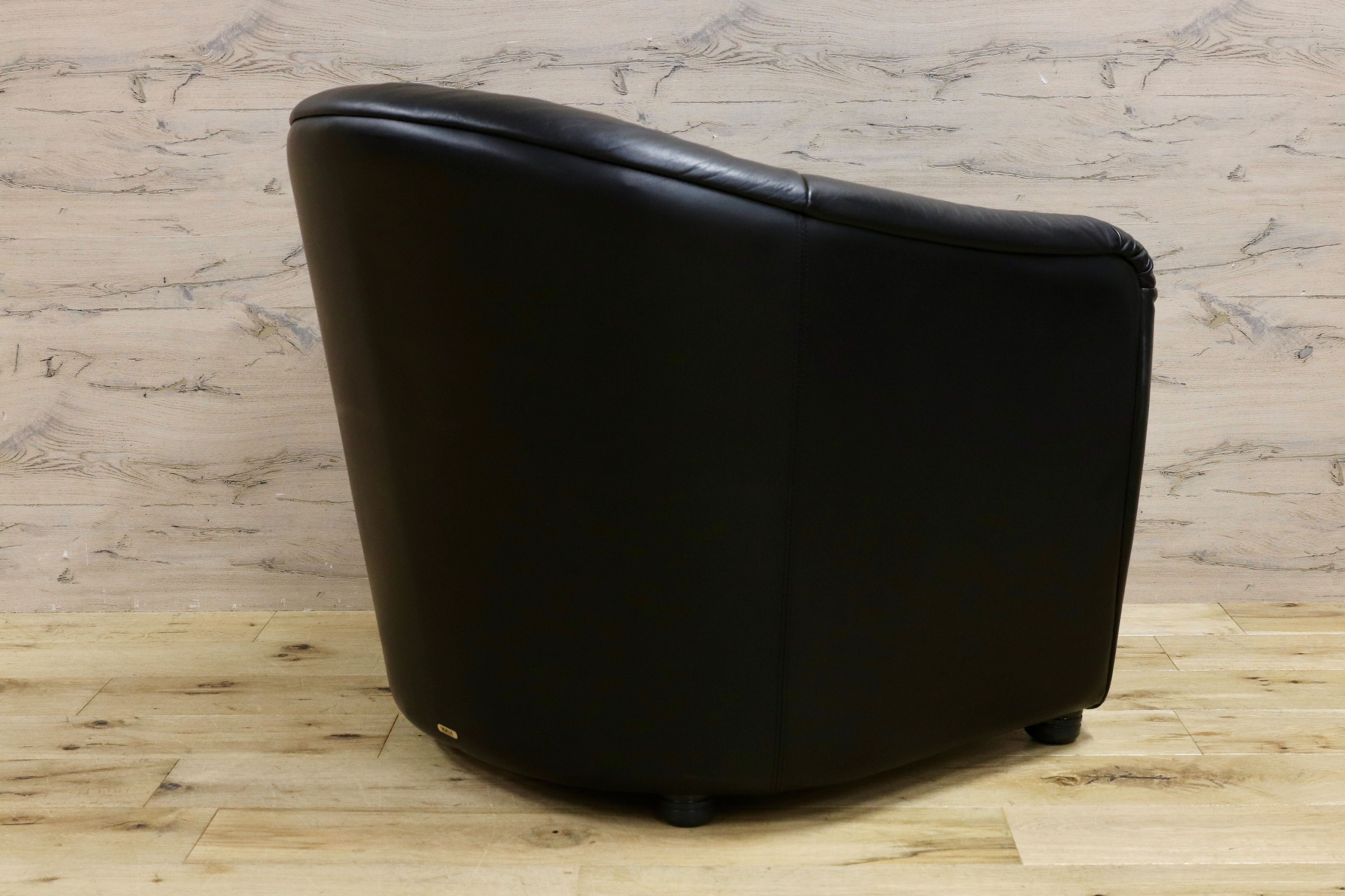 GMHN385E○HUKLA / フクラ 1人掛けソファ ラウンジチェア パーソナルチェア 黒 総革 IDC大塚家具 デザイナーズ ドイツ 約23万