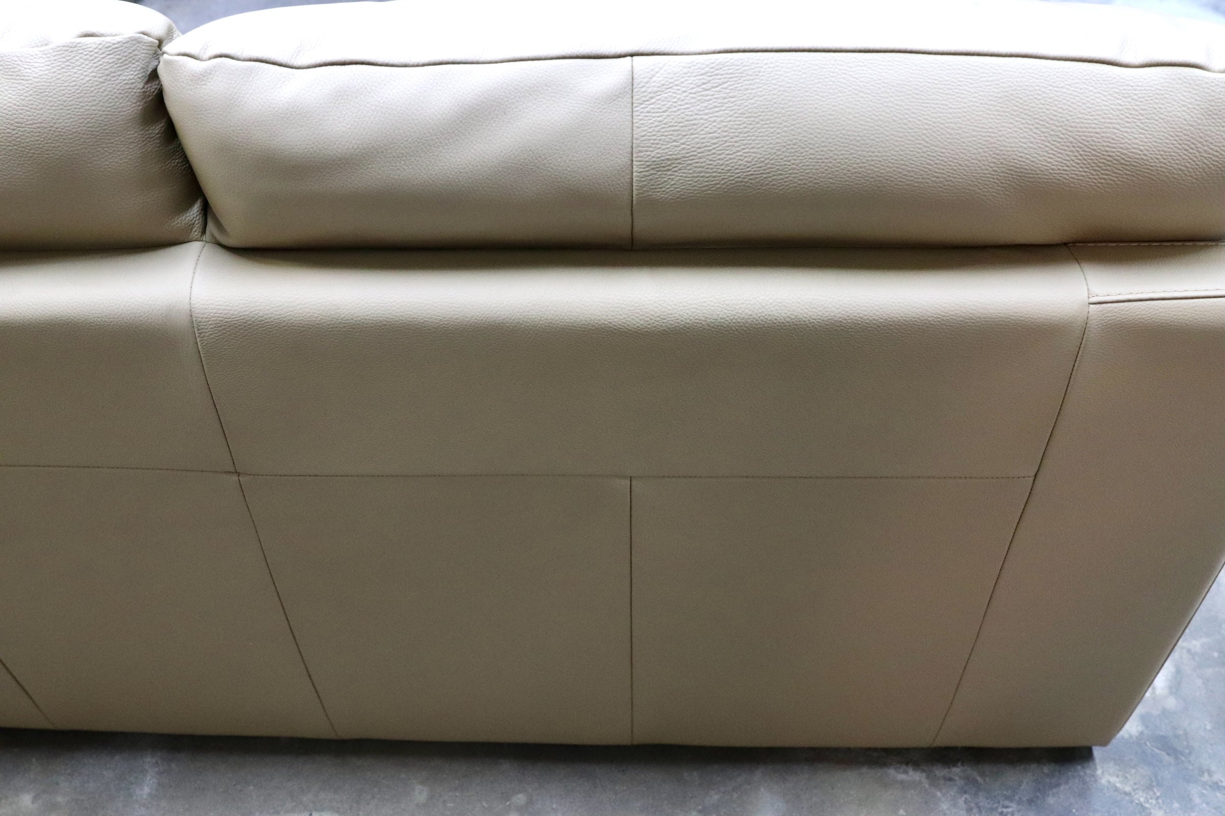 GMJK80○NICOLETTI HOME / ニコレッティホーム イタリア最高級 総本革 2人掛けソファ ラブソファ IDC大塚家具取扱 ベージュ 約40万
