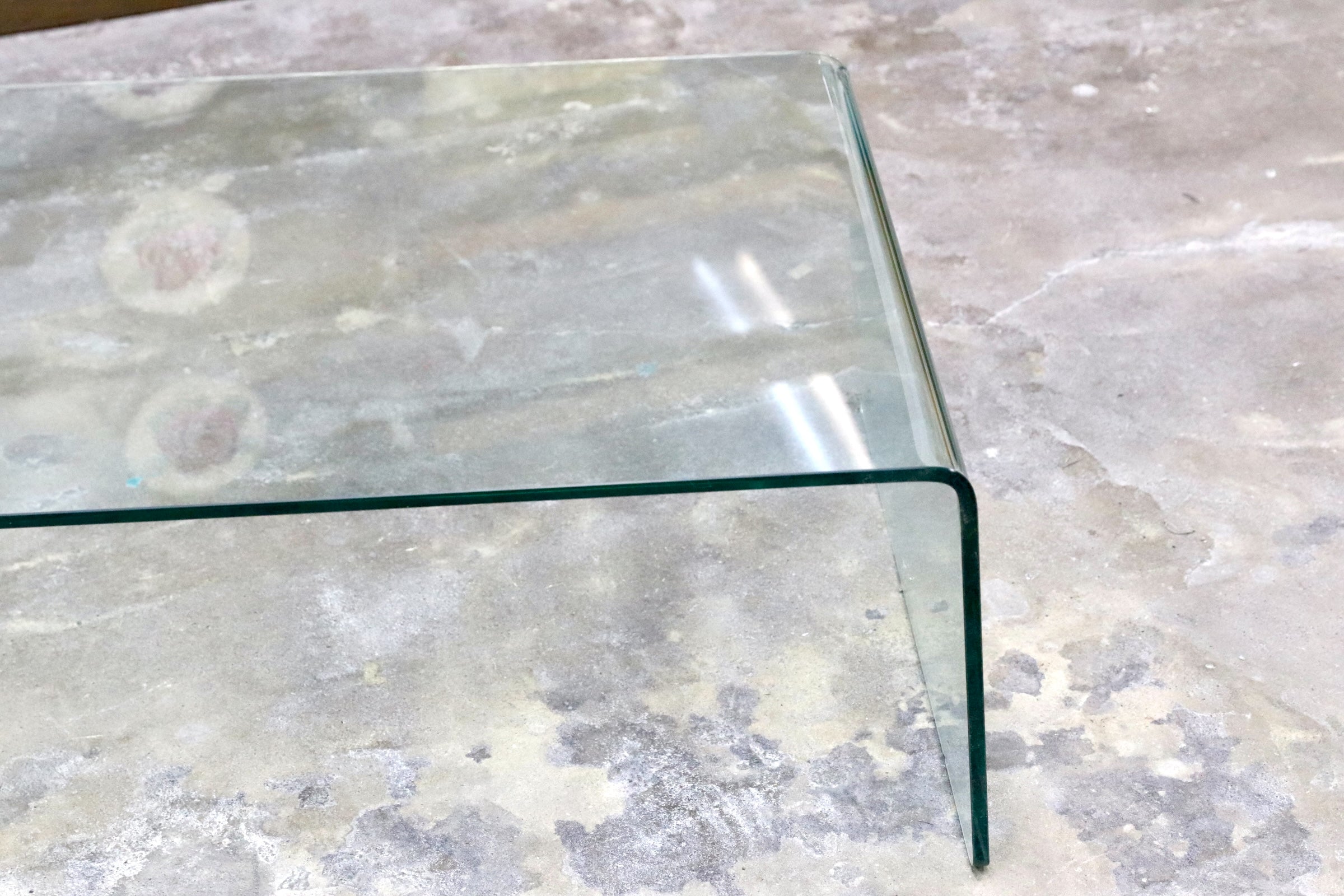 GMHK0095○IDC大塚家具 Continental Furniture / コンチネンタルファニチャー SATURN サターン ガラス リビングテーブル 展示品