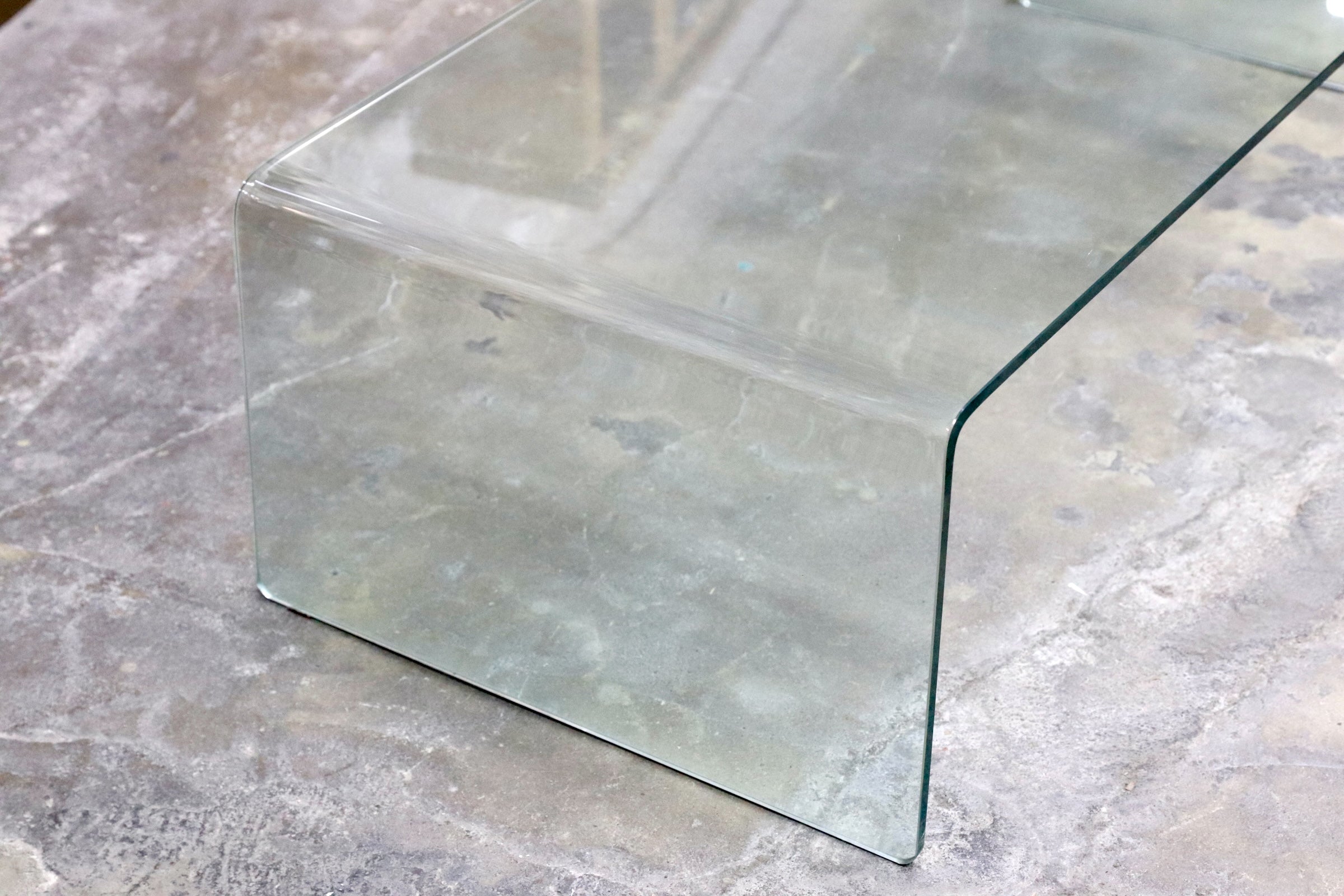 GMHK0095○IDC大塚家具 Continental Furniture / コンチネンタルファニチャー SATURN サターン ガラス リビングテーブル 展示品