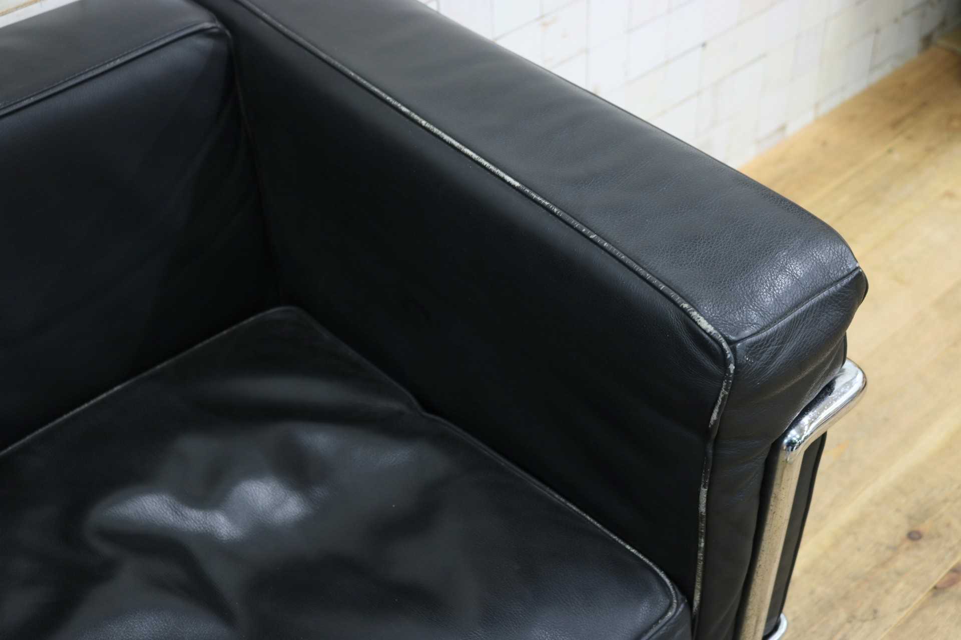 GMJN10◯ル・コルビュジエ LC2 シングルソファ 1人掛けソファ ラウンジチェア 本革 ブラック オフィス 店舗什器 モダン リプロダクト