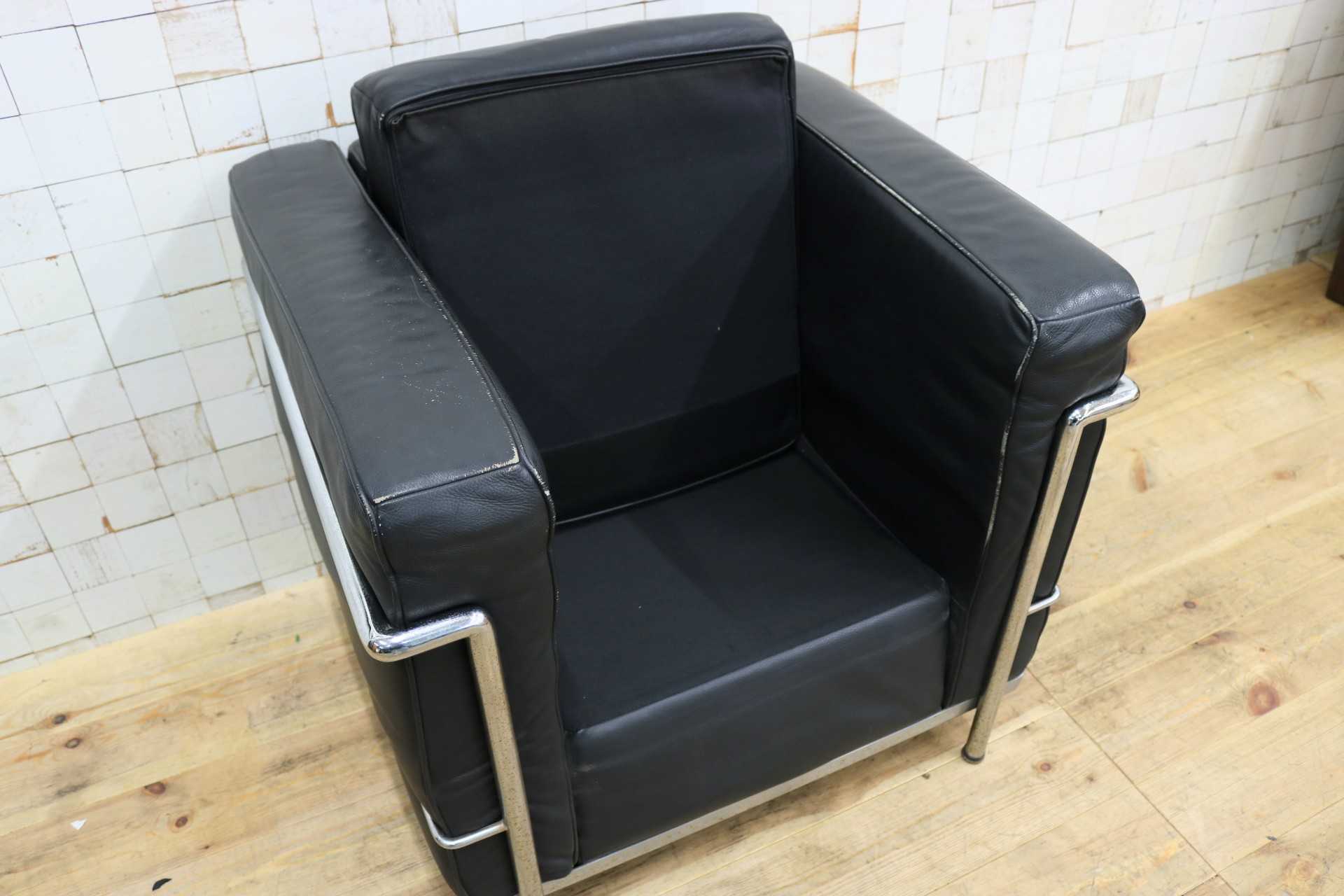 GMJN10◯ル・コルビュジエ LC2 シングルソファ 1人掛けソファ ラウンジチェア 本革 ブラック オフィス 店舗什器 モダン リプロダクト